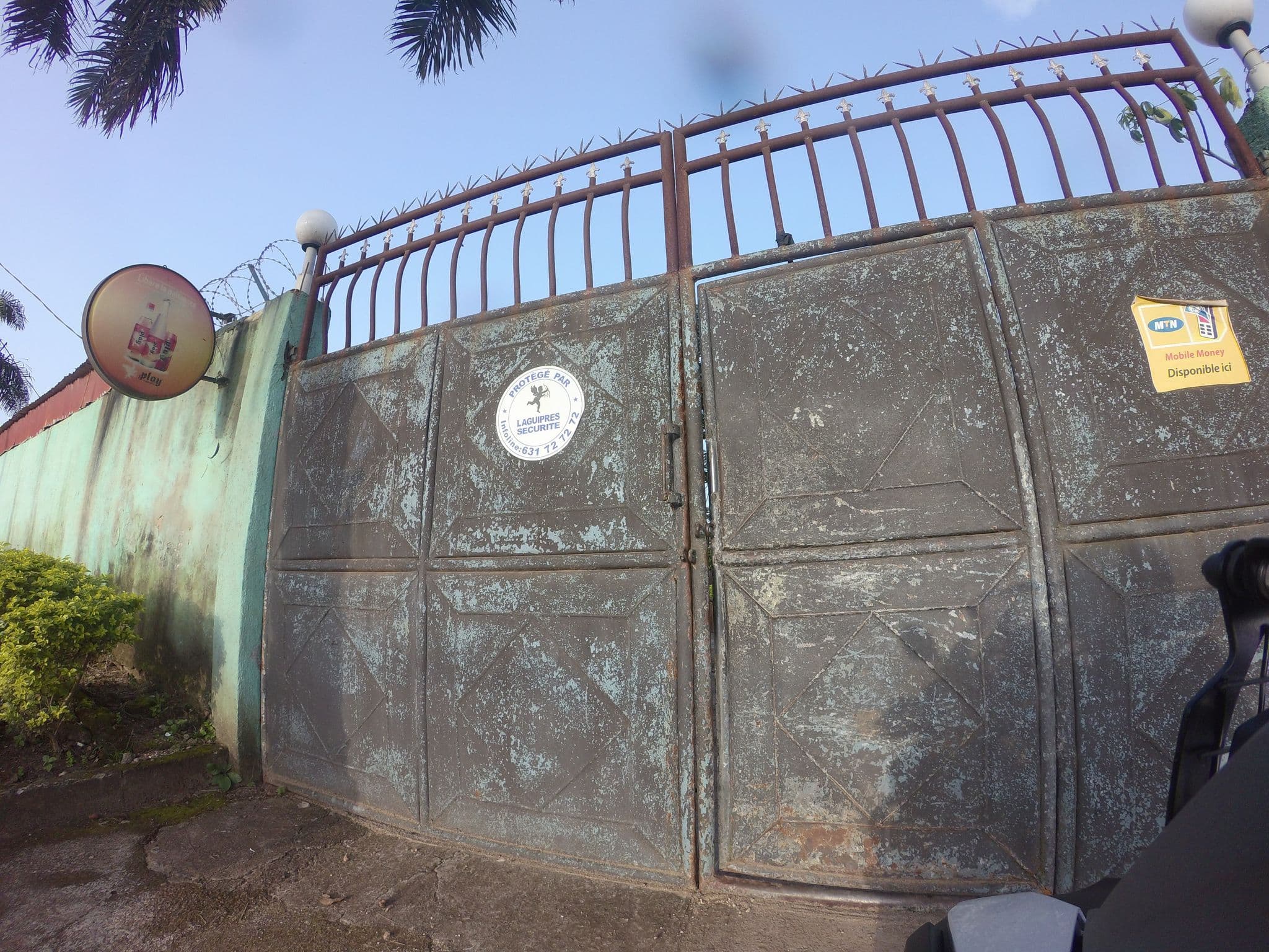 Street view near Chez Aida, Nzérékoré — © jwilbrink (CC BY-SA · Mapillary)
