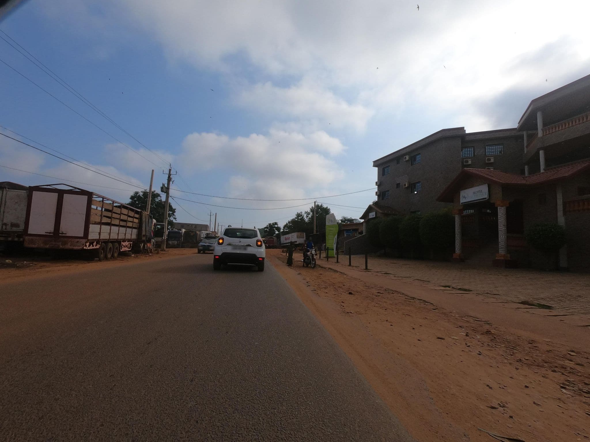Street view near Hotel Le Prince, Nzérékoré — © empty (CC BY-SA · Mapillary)