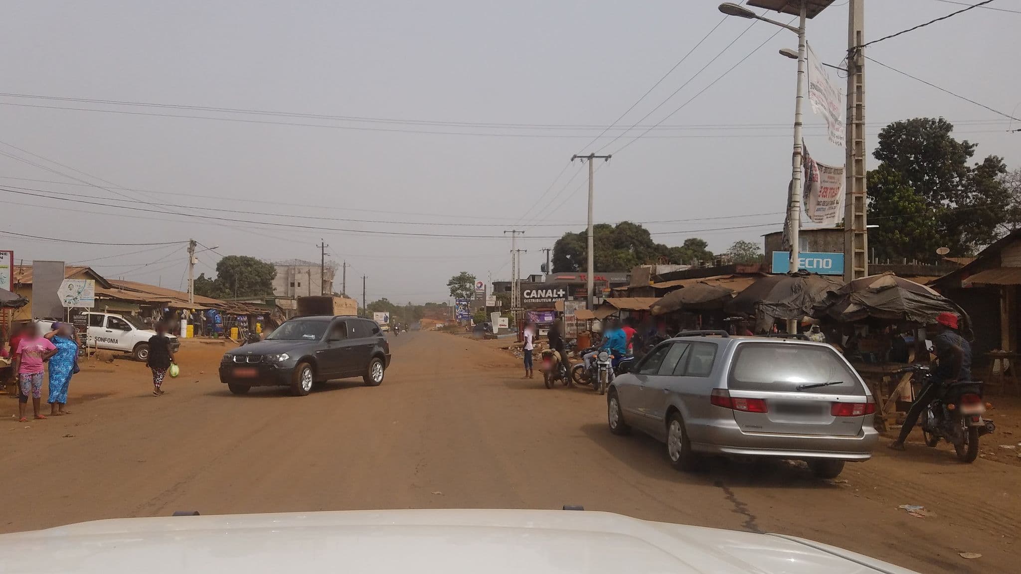 Street view near Bâtiment Sow, Dubréka — © ismaeldiarria (CC BY-SA · Mapillary)
