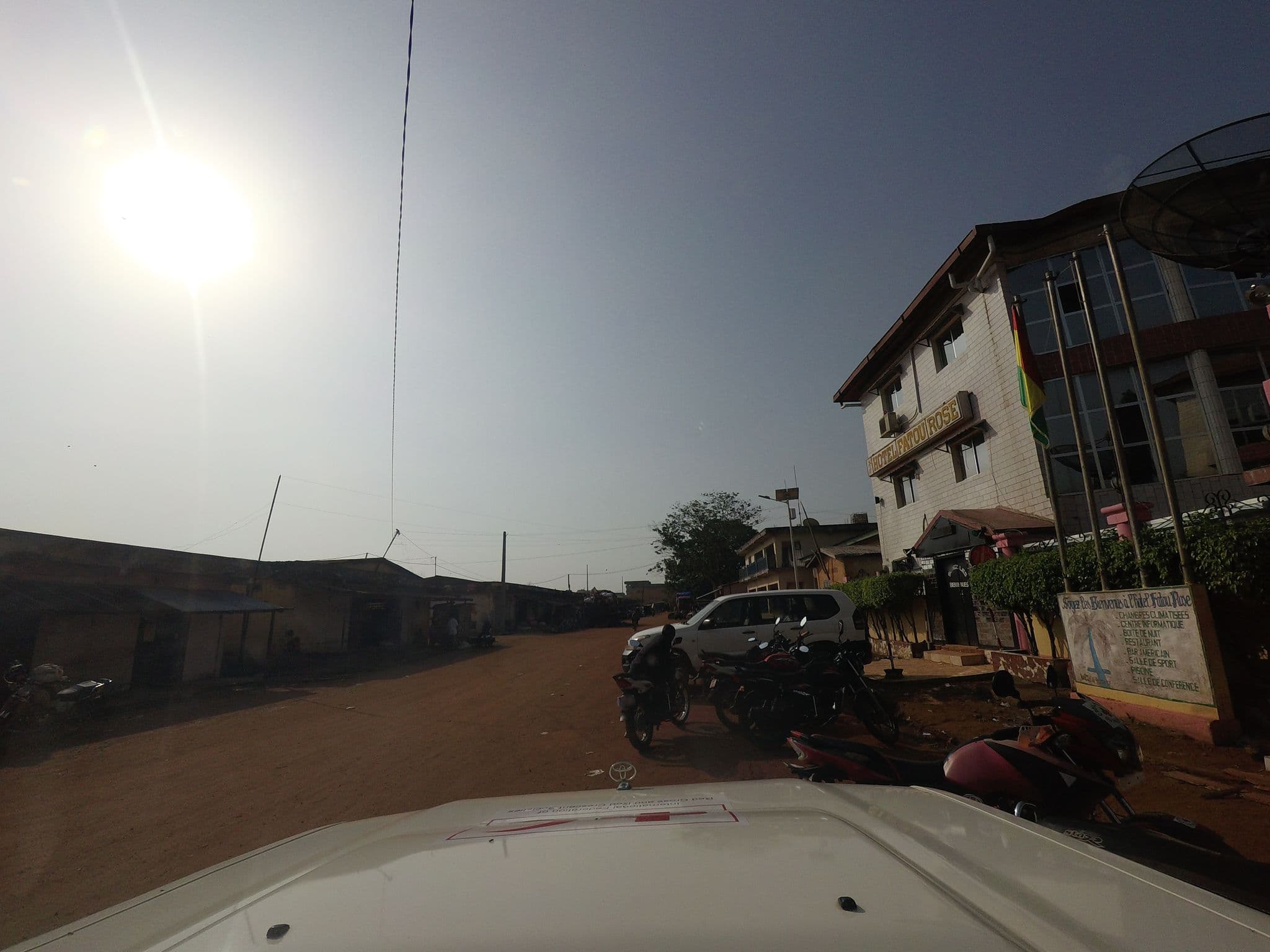 Street view near Hôtel Fatou Roge, Gueckedou — © danbjoseph (CC BY-SA · Mapillary)