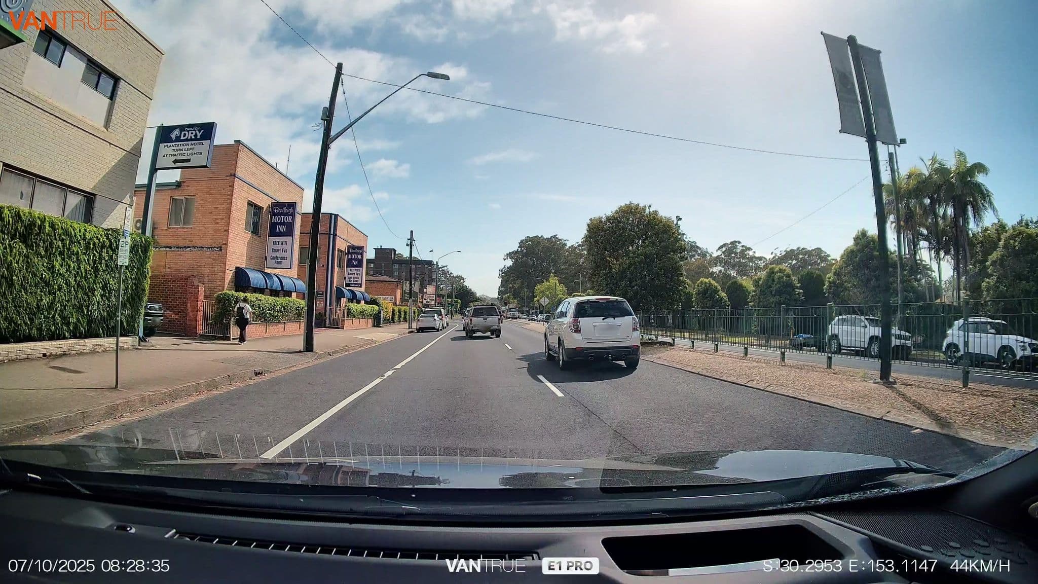 Street view near Bentleigh Motor Inn, Coffs Harbour — © davidar (CC BY-SA · Mapillary)