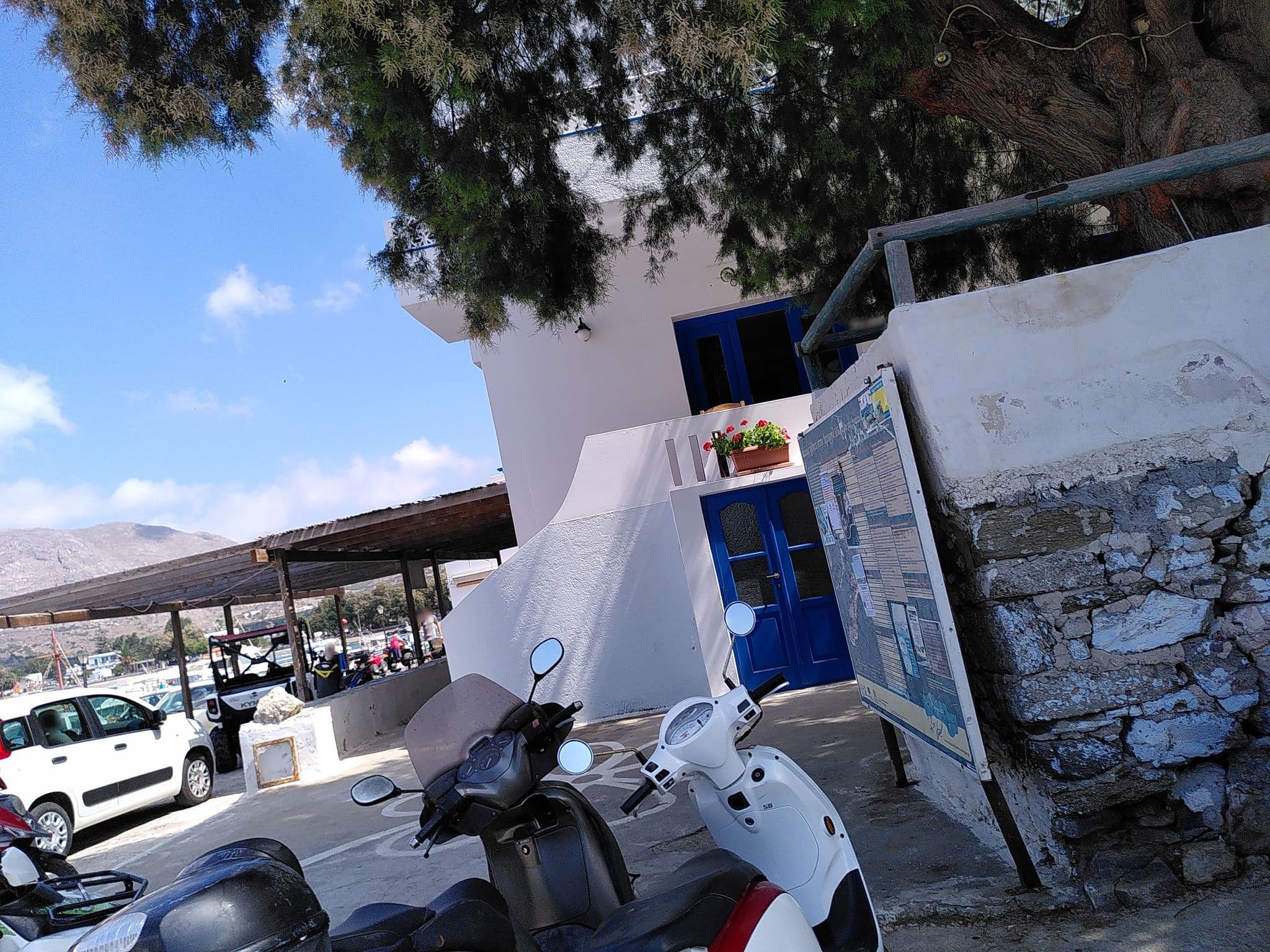 Street view near Miké, Filótion — © kibour (CC BY-SA · Mapillary)