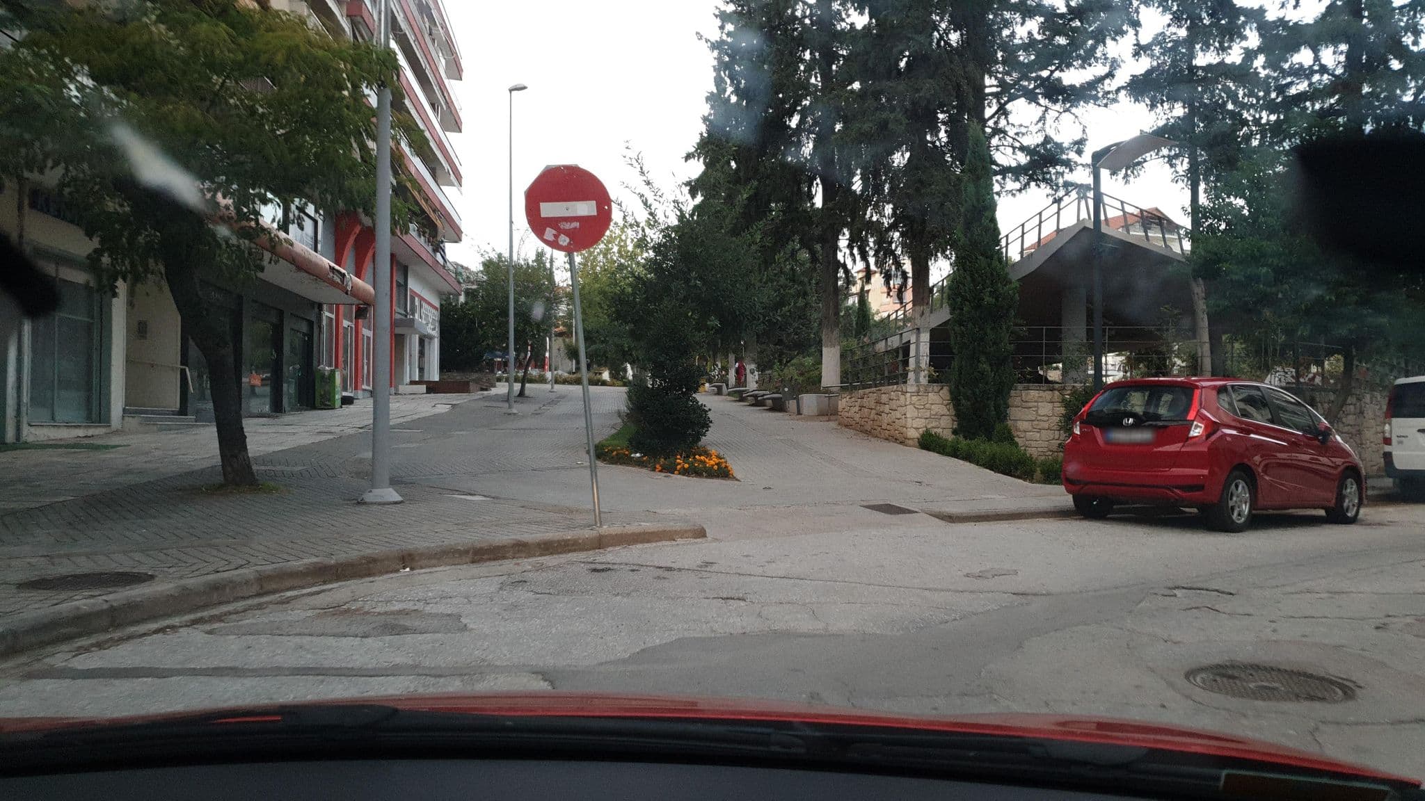 Street view near Habitat Hotel, Kilkís — © yannakis (CC BY-SA · Mapillary)