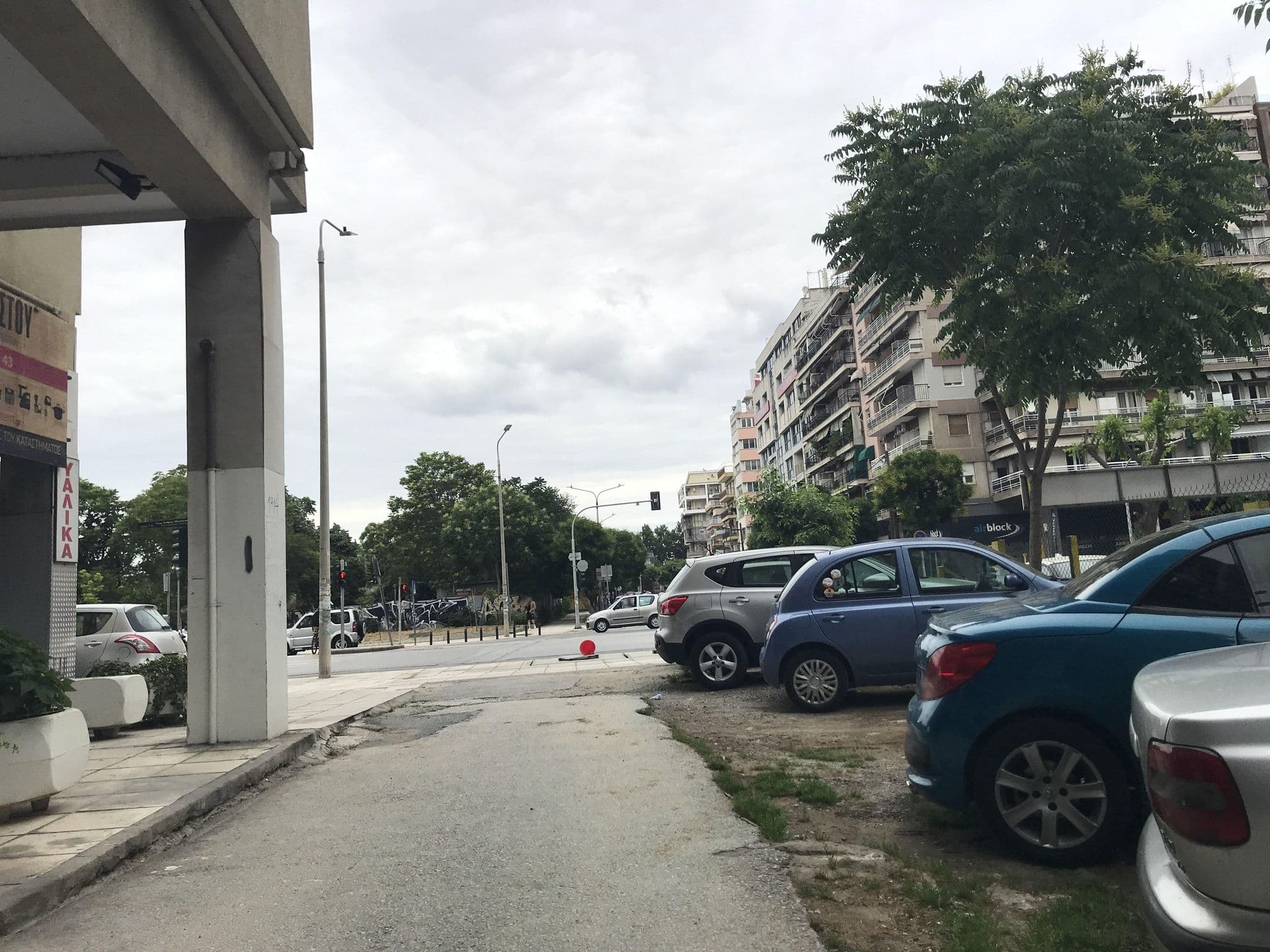 Street view near REX, Thessaloníki — © miguel_andrade (CC BY-SA · Mapillary)