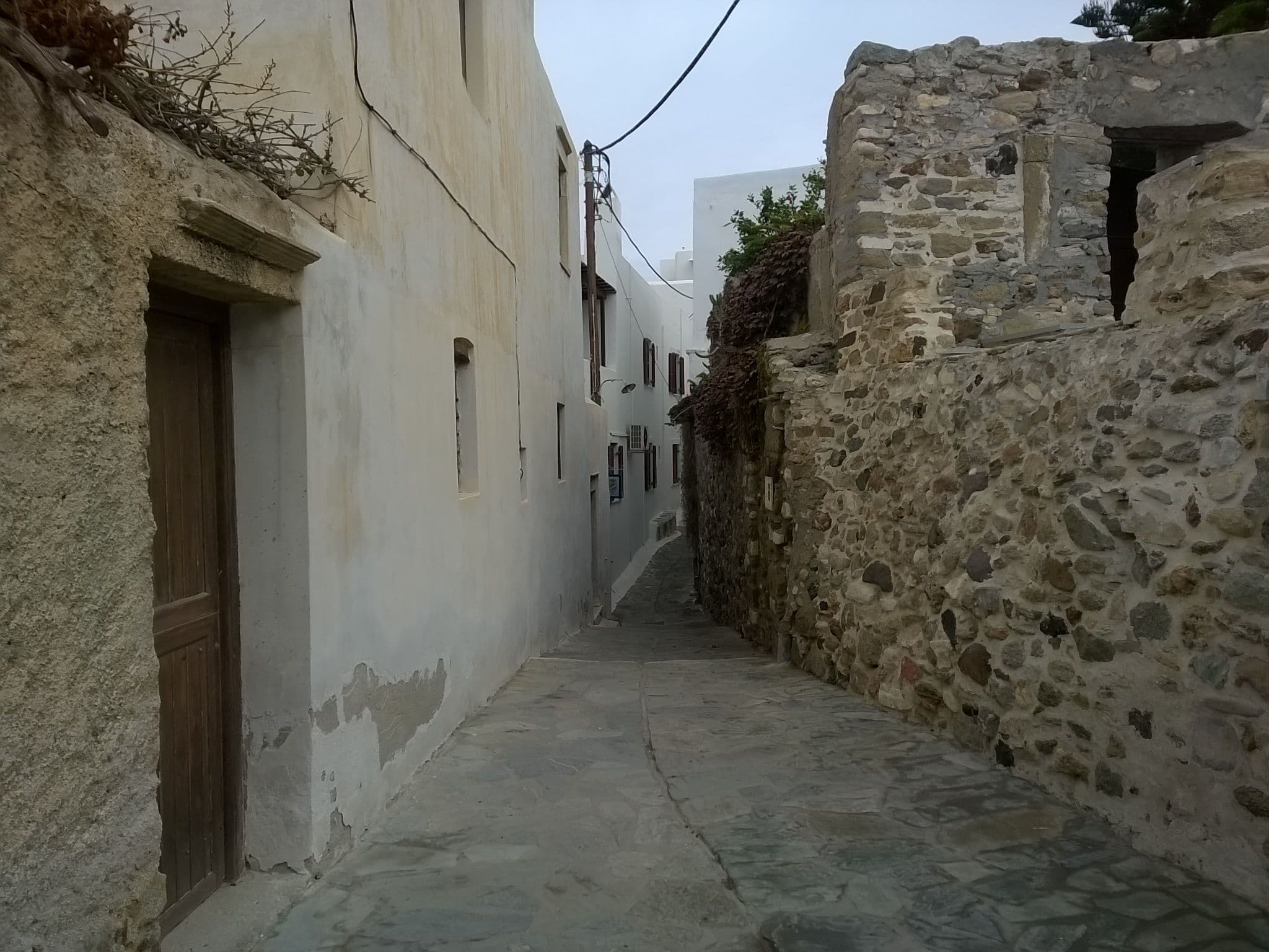 Street view near Despina's Rooms, Náxos