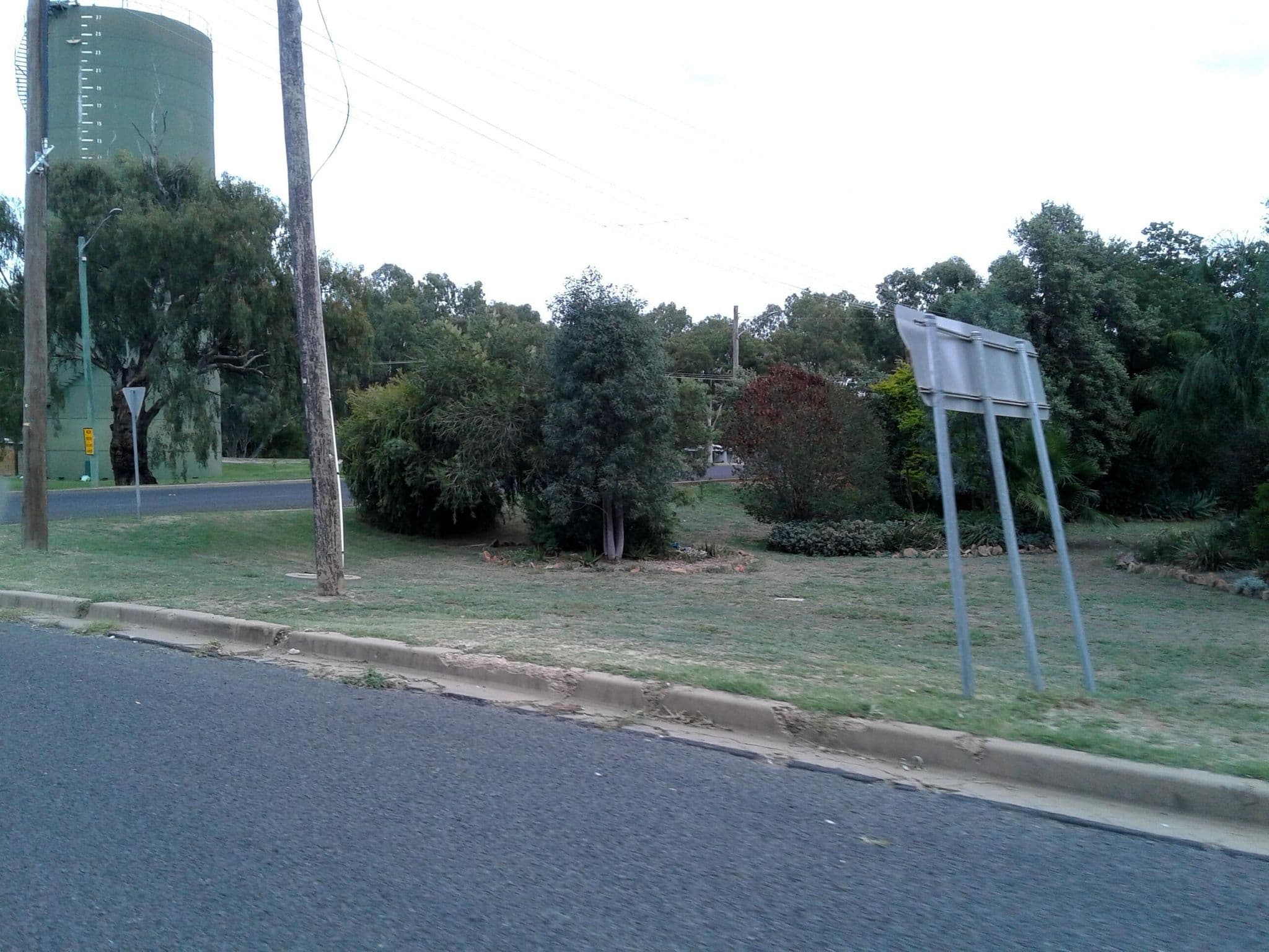 Street view near Macquarie Valley Motor Inn, Warren — © bob3bob3 (CC BY-SA · Mapillary)