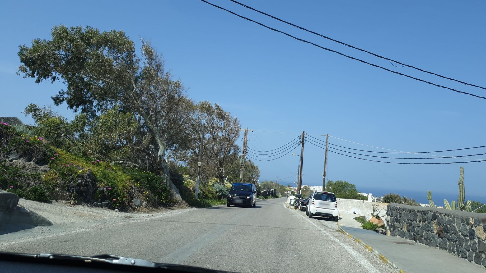 Street view near Finikia Memories Hotel, Oía — © giannis (CC BY-SA · Mapillary)