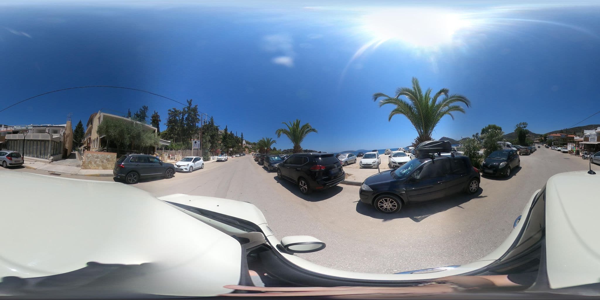 Street view near Golden Beach, Tolón — © efikour (CC BY-SA · Mapillary)