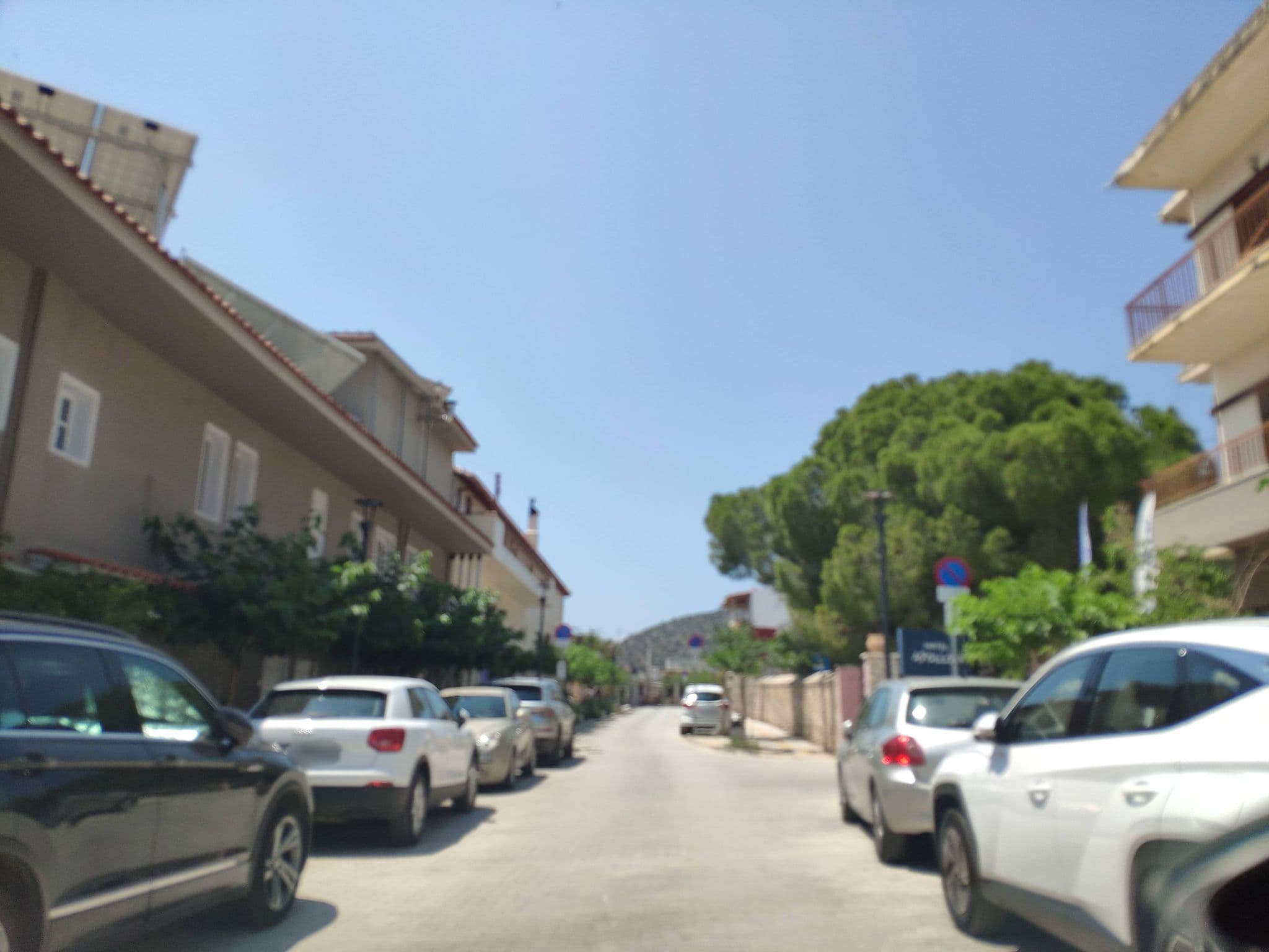 Street view near Nelly's, Tolón — © pppetros (CC BY-SA · Mapillary)