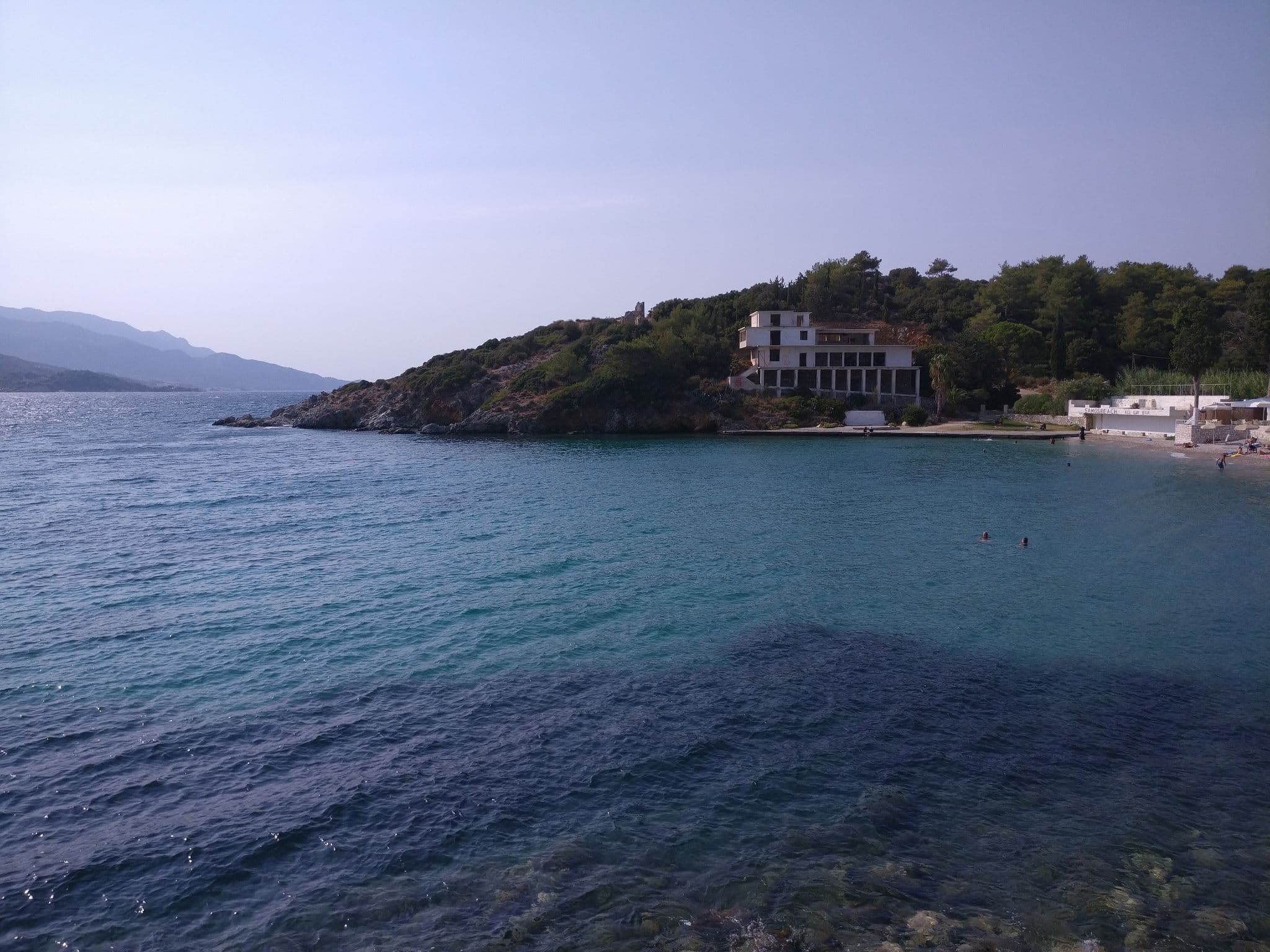 Street view near Samos Bay Hotel by Gagou Beach, Samos — © johnhultgreen (CC BY-SA · Mapillary)