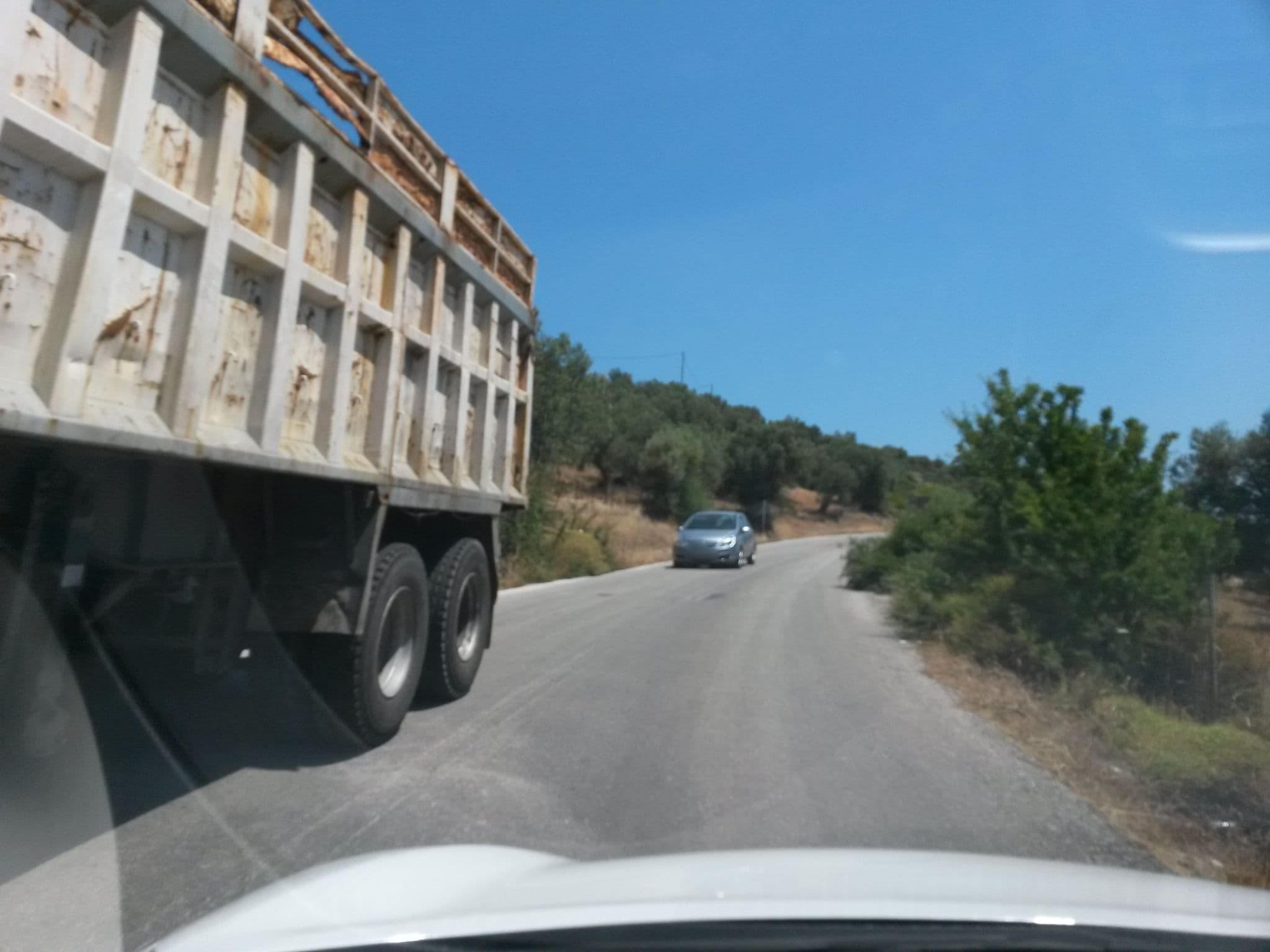 Street view near Sonia studio, Loutrópoli Thermís — © kay_d (CC BY-SA · Mapillary)