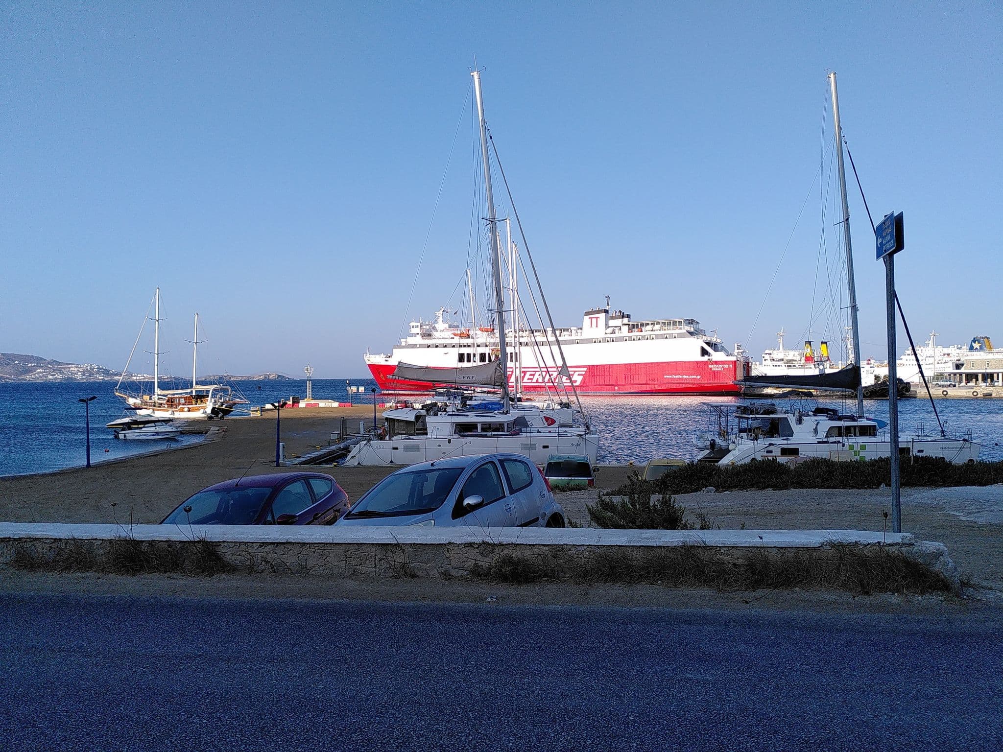 Street view near Olia hotel, Mykonos — © kibour (CC BY-SA · Mapillary)