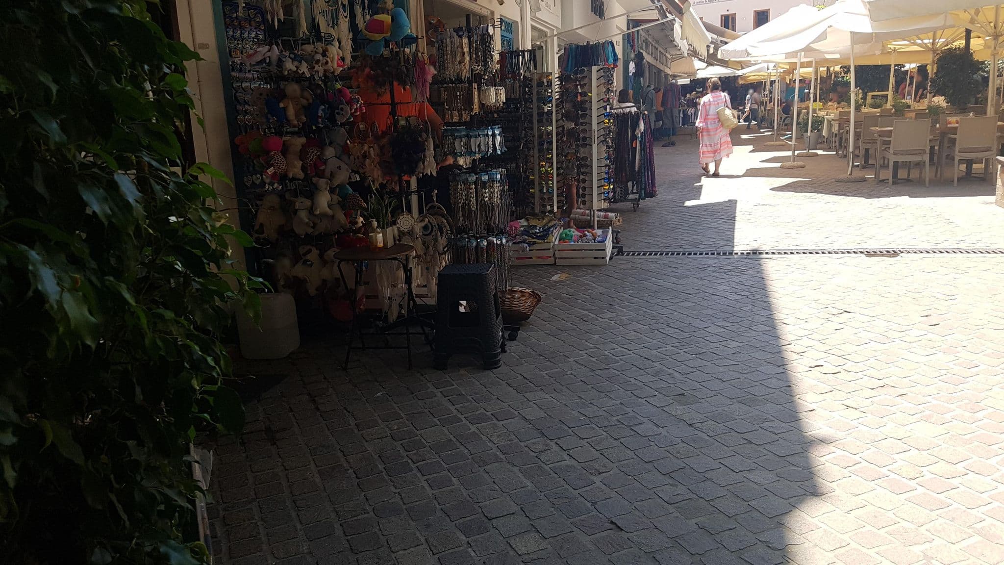Street view near Hotel Eλia, Chaniá — © dsmm (CC BY-SA · Mapillary)