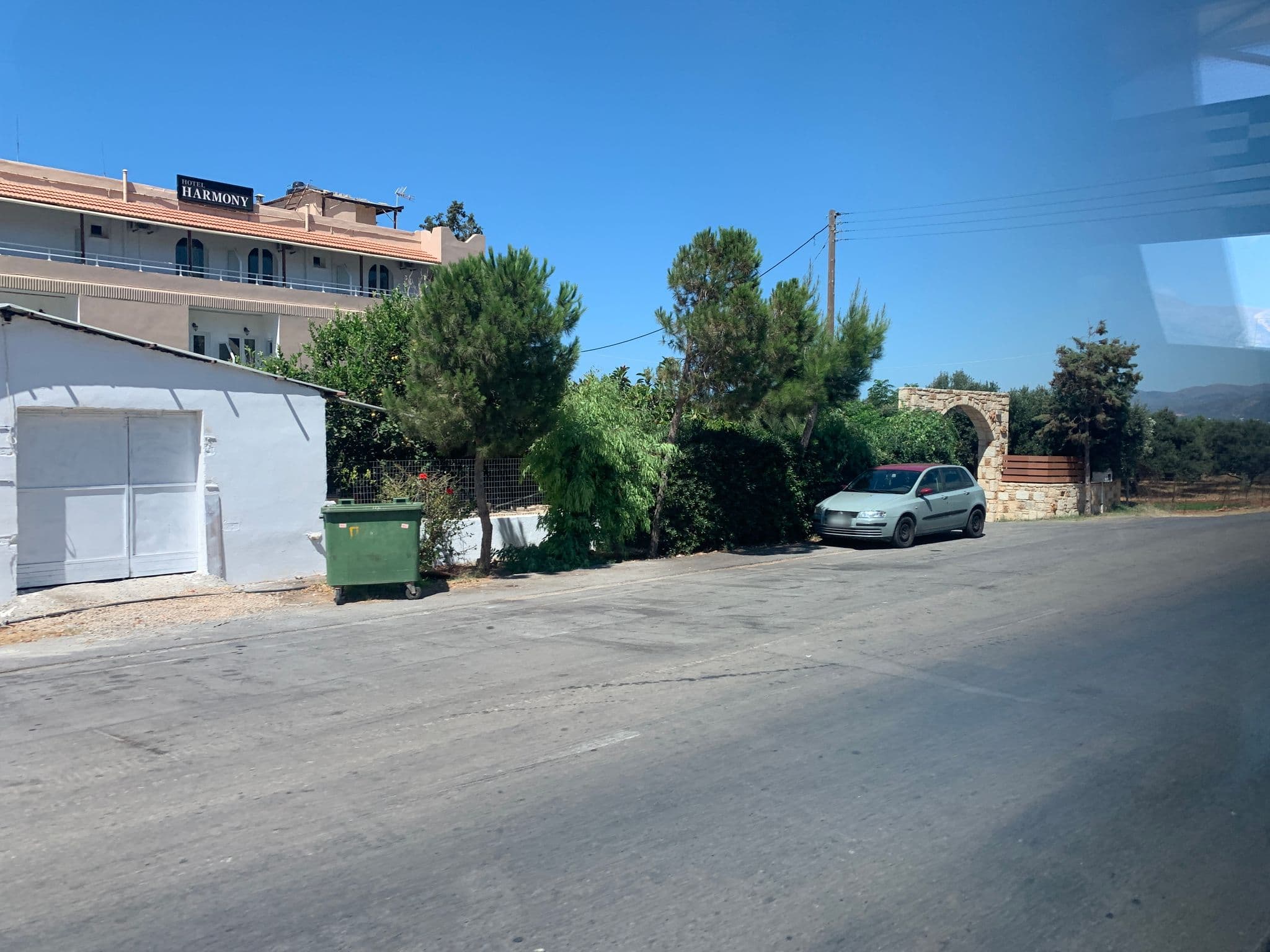 Street view near Armonia, Mália — © chicc0 (CC BY-SA · Mapillary)