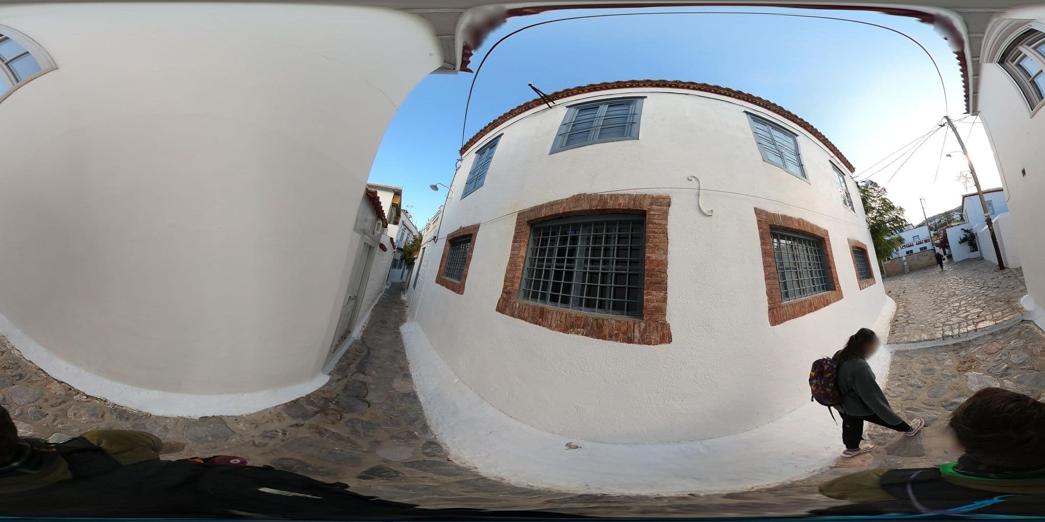 Street view near Bratsera Hotel, Ýdra — © thompsondt (CC BY-SA · Mapillary)