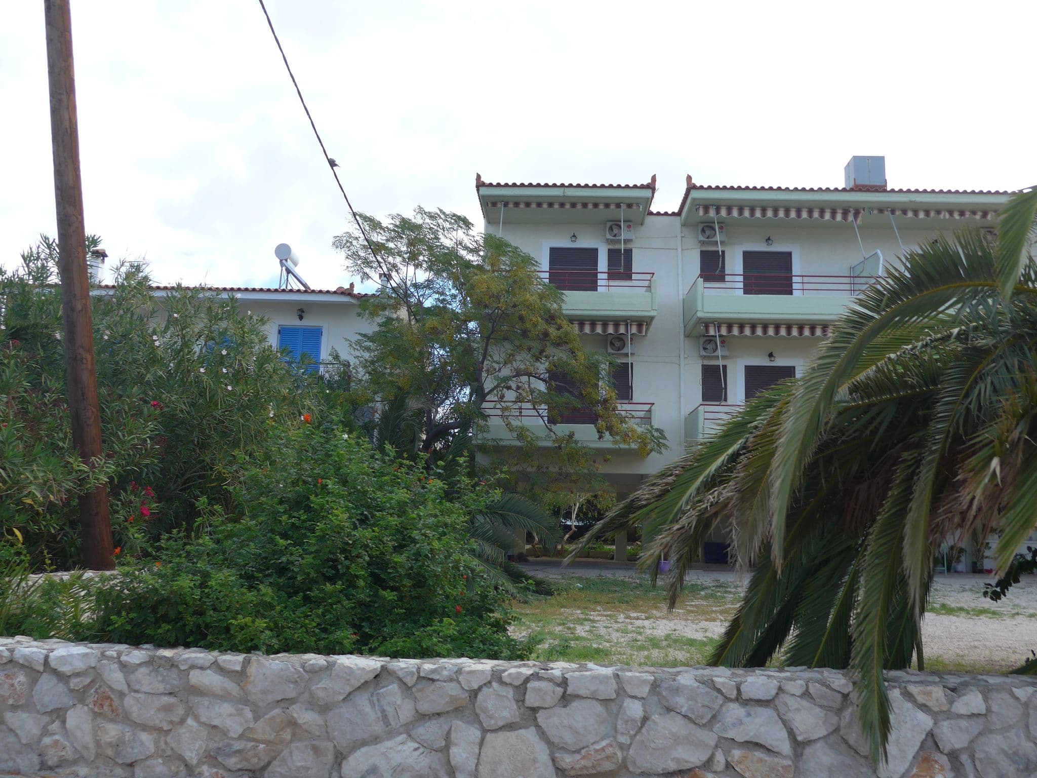 Street view near John's, Drépanon — © cemetno (CC BY-SA · Mapillary)