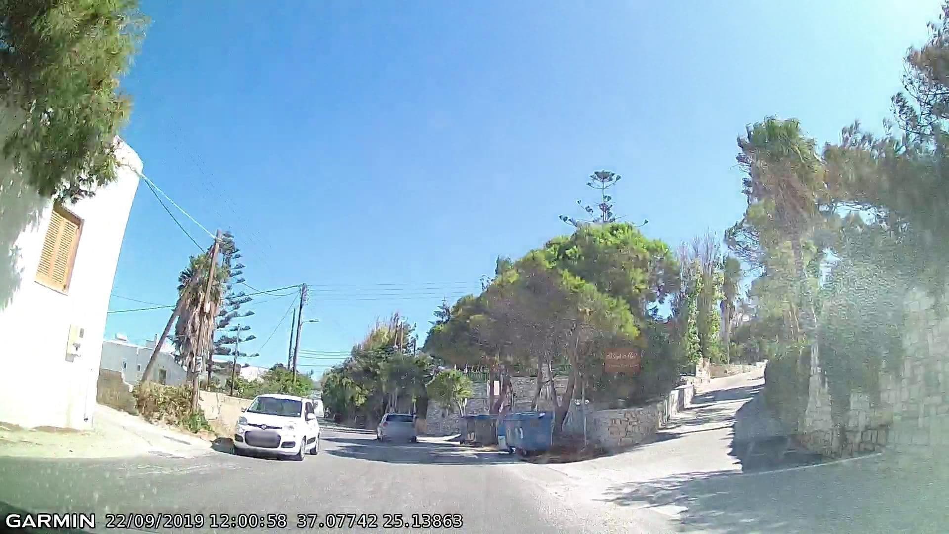 Street view near High Mill, Páros — © pppetros (CC BY-SA · Mapillary)