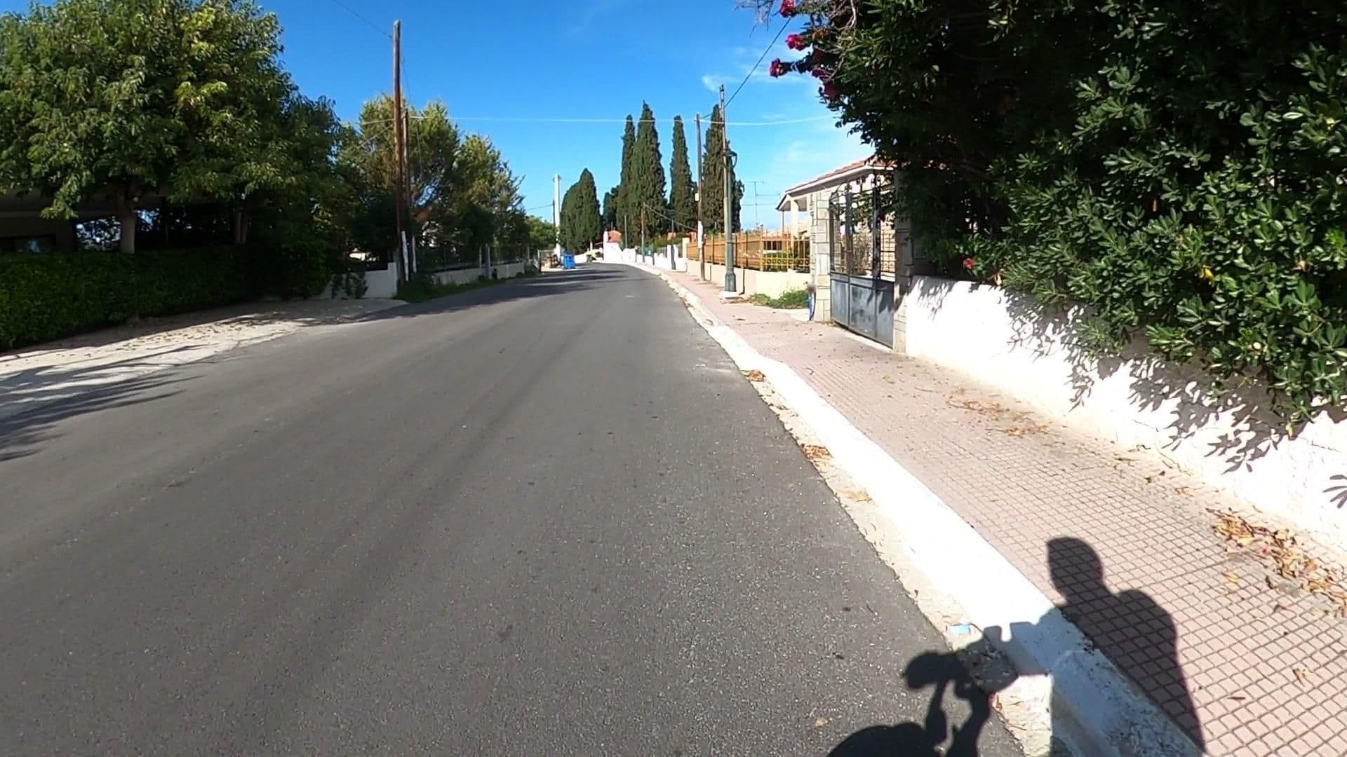 Street view near Jo Marins Rooms, Arkhaía Kórinthos — © efikour (CC BY-SA · Mapillary)