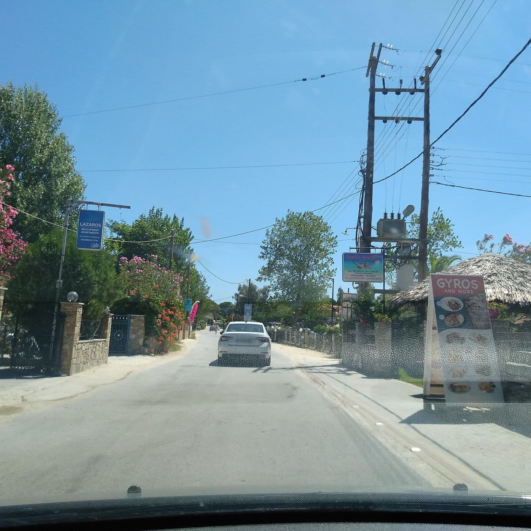Street view near Akti House Psarogiannis Apartments & Studios, Néos Marmarás — © tavi (CC BY-SA · Mapillary)