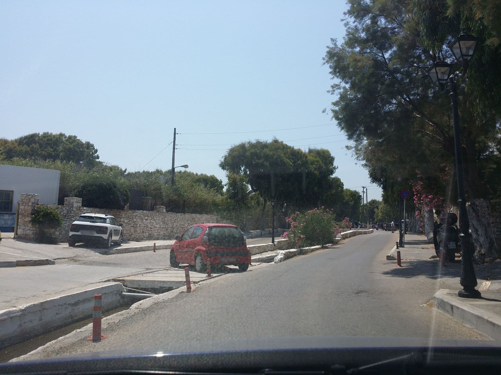 Street view near Liprando, Páros — © pppetros (CC BY-SA · Mapillary)