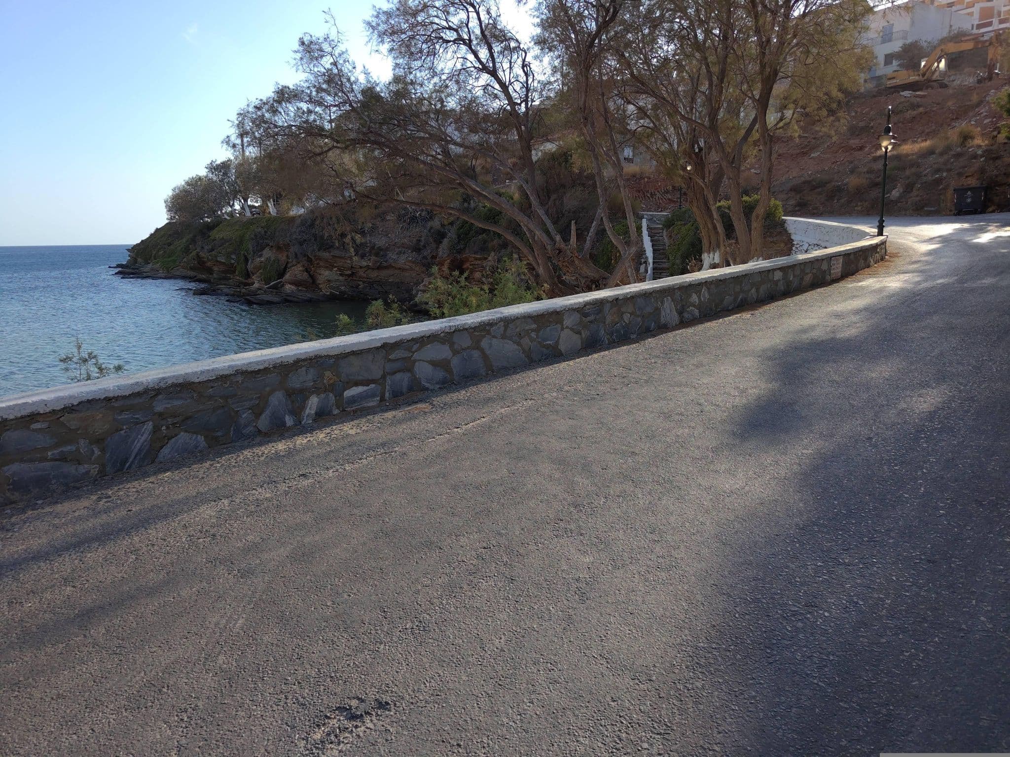 Street view near Cavo Doro, Batsíon — © kibour (CC BY-SA · Mapillary)