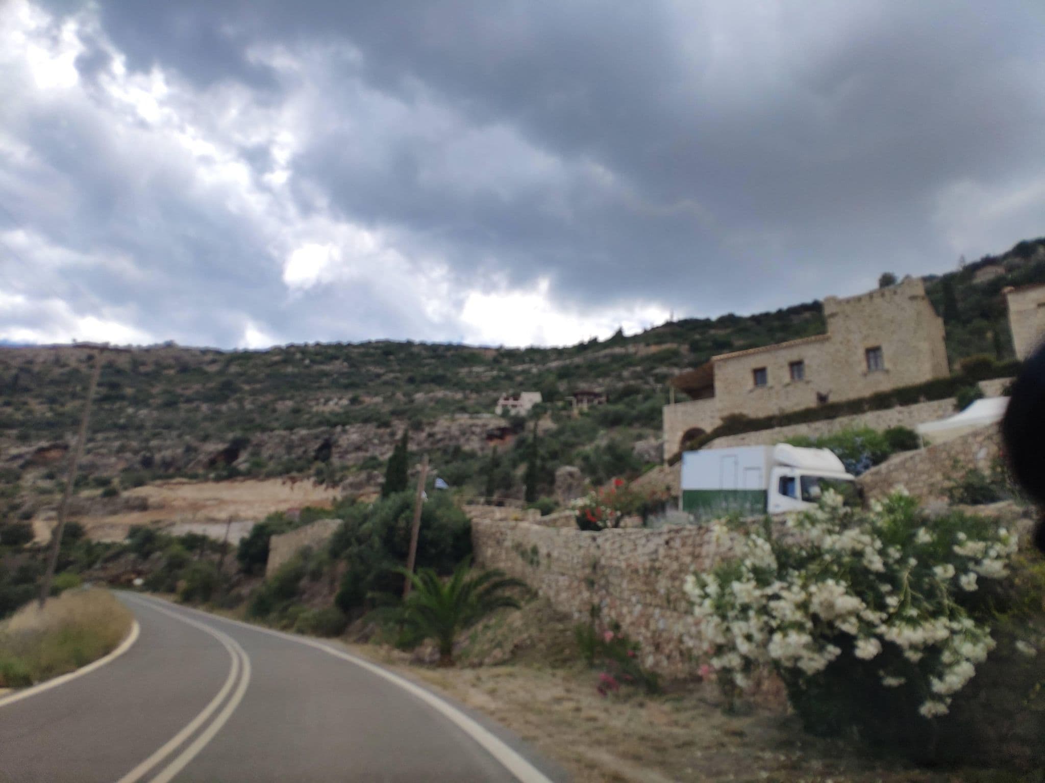 Street view near Brazzo di Maina, Oítilon — © pppetros (CC BY-SA · Mapillary)