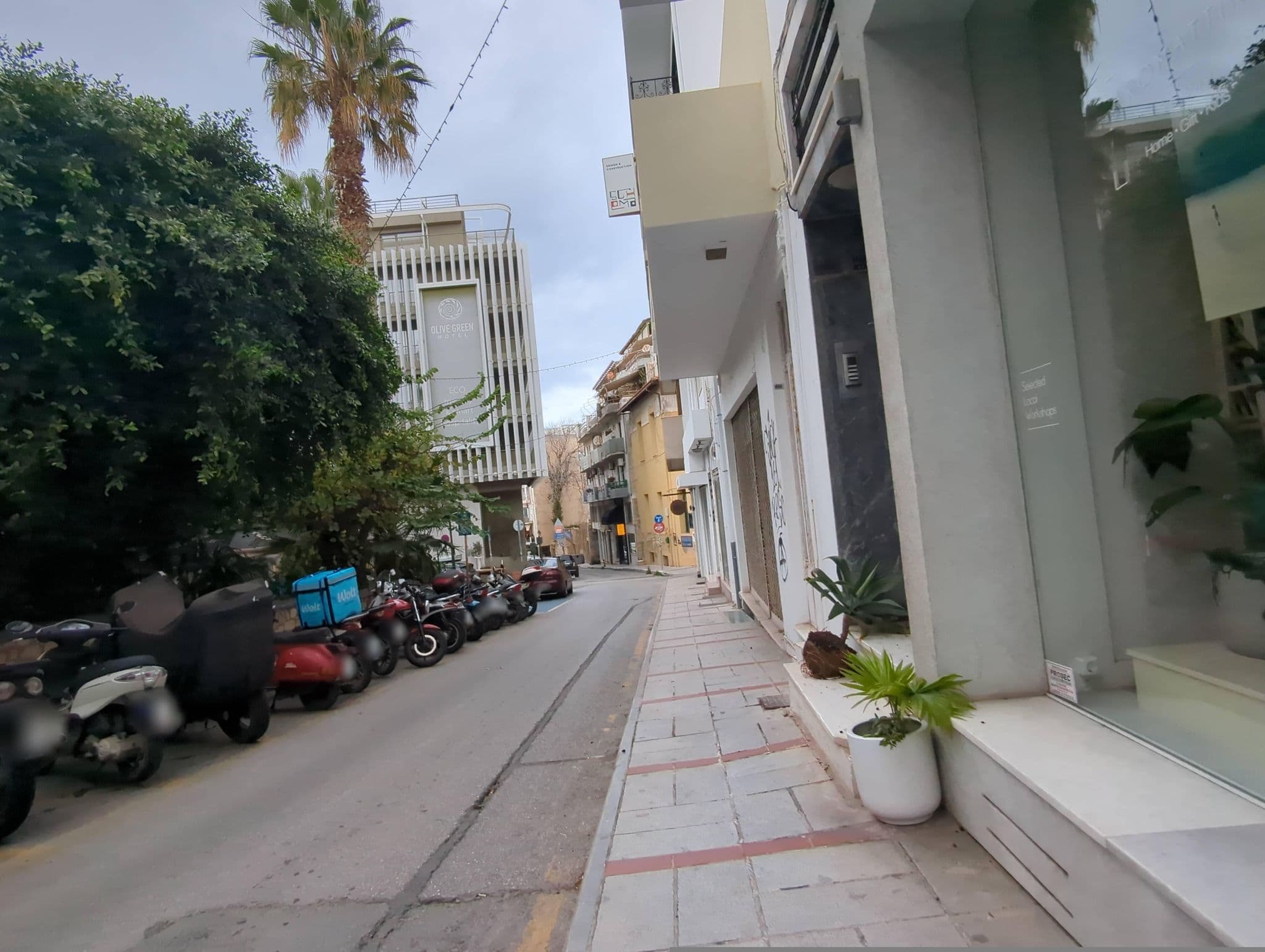 Street view near Hotel Olive Green, Irákleion — © miguel_andrade (CC BY-SA · Mapillary)