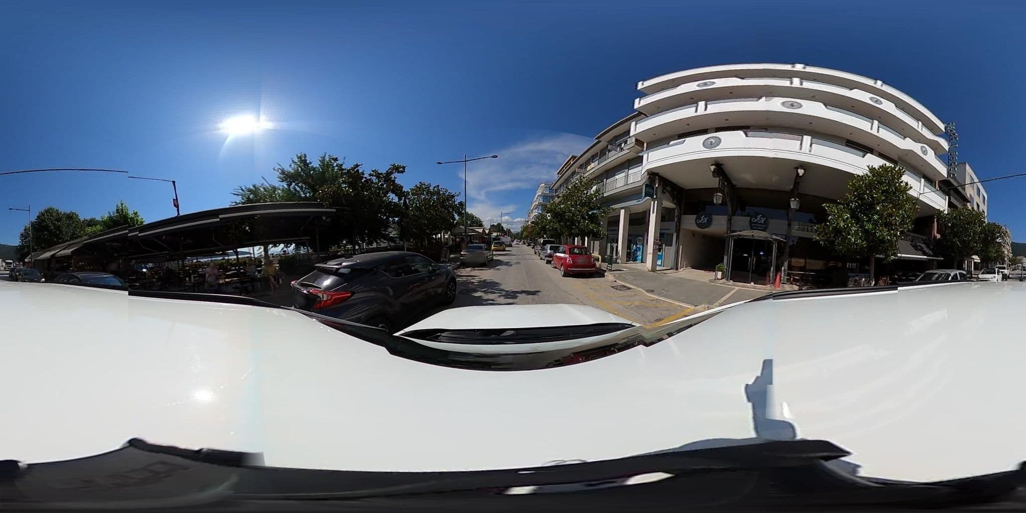 Street view near Jolly Hotel, Igoumenítsa — © Triantafyllos_F20 (CC BY-SA · Mapillary)