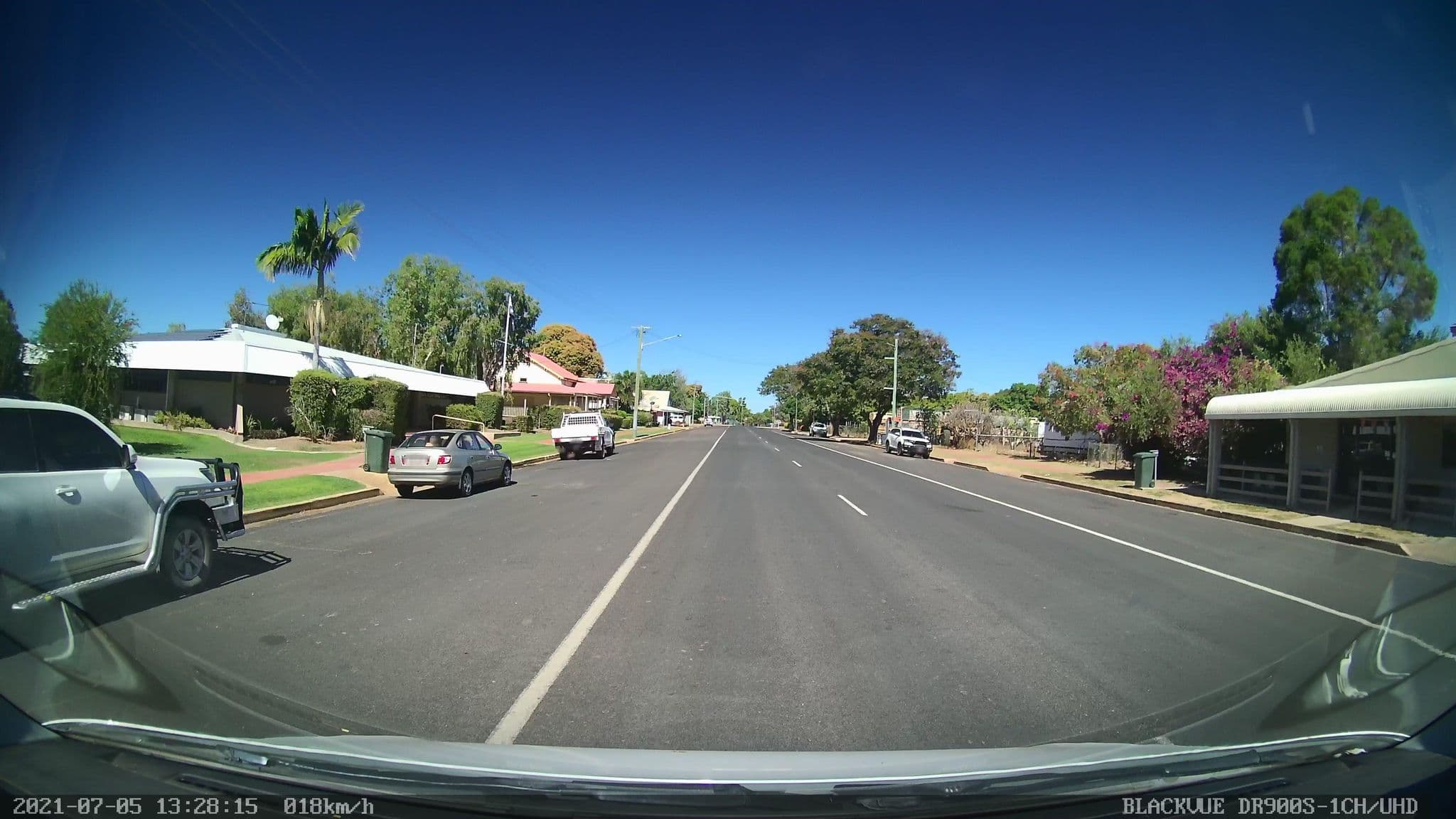 Street view near Wenaru Hotel and Bar, Dimbulah — © bob3bob3 (CC BY-SA · Mapillary)