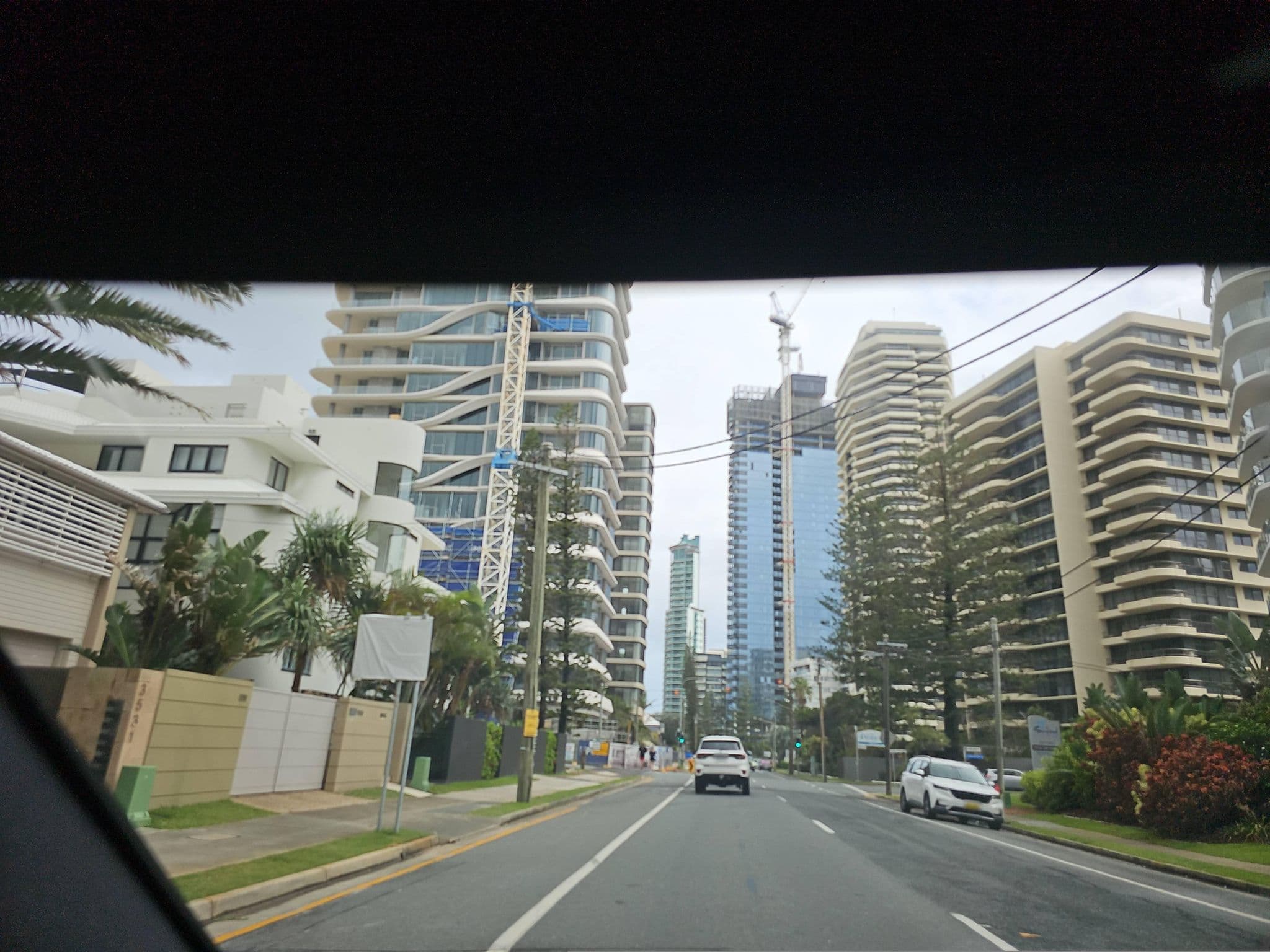 Street view near Bougainvillea Luxury Apartments, Main Beach — © Mooksey (CC BY-SA · Mapillary)