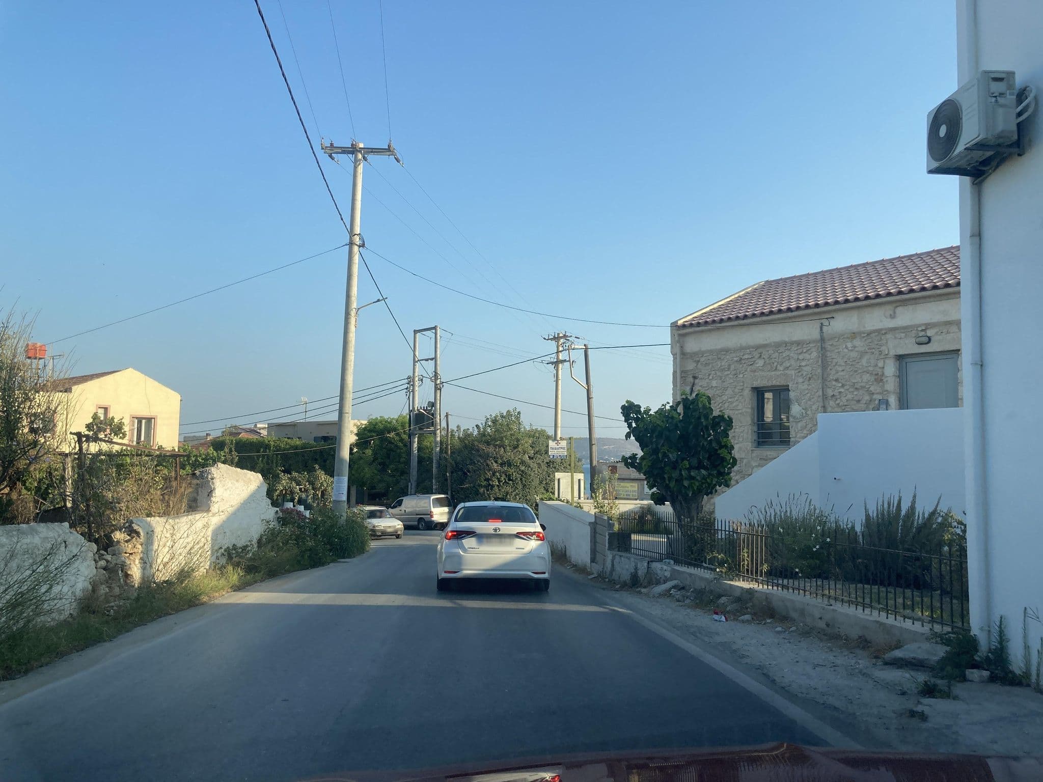 Street view near Lion Suites, Kalýves — © fod (CC BY-SA · Mapillary)