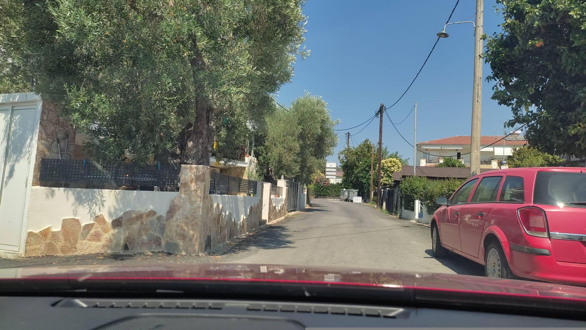 Street view near Themelis, Kassándreia — © neau (CC BY-SA · Mapillary)