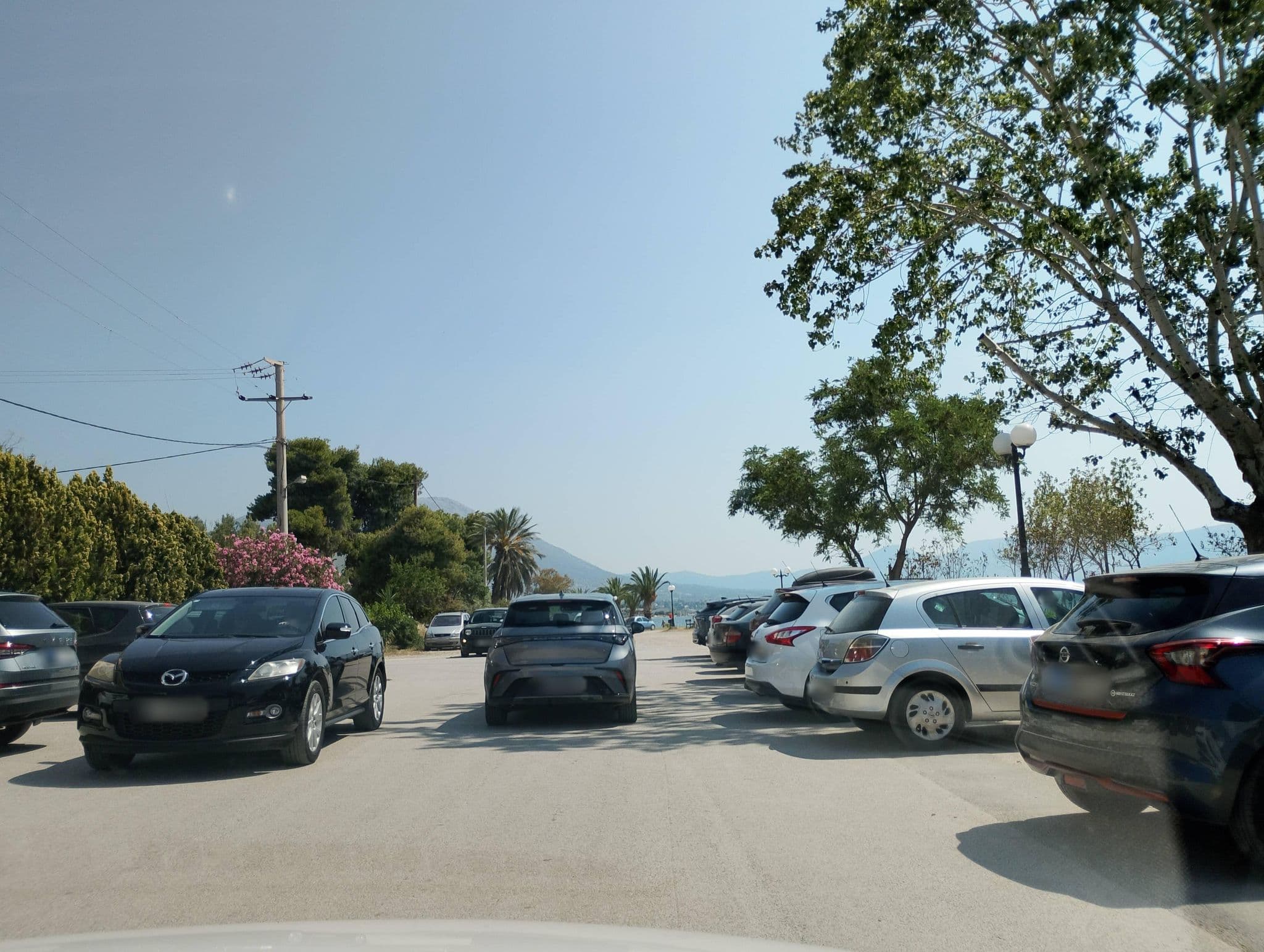 Street view near Eviana, Erétria — © George_210 (CC BY-SA · Mapillary)
