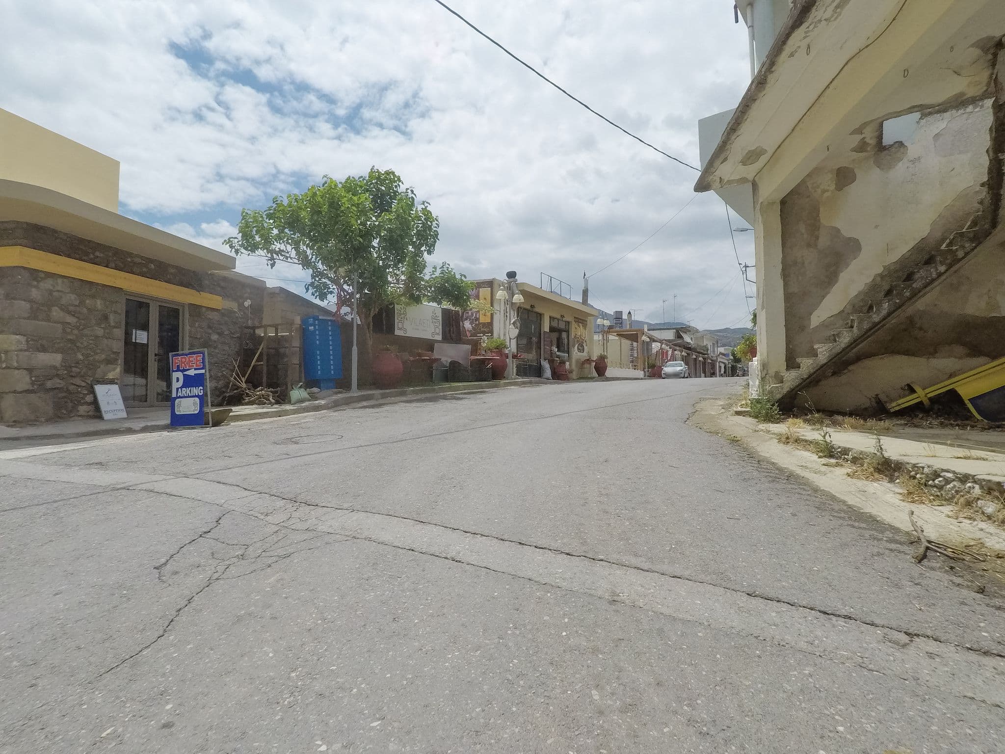 Street view near Vasilikata, Mokhós — © esario (CC BY-SA · Mapillary)