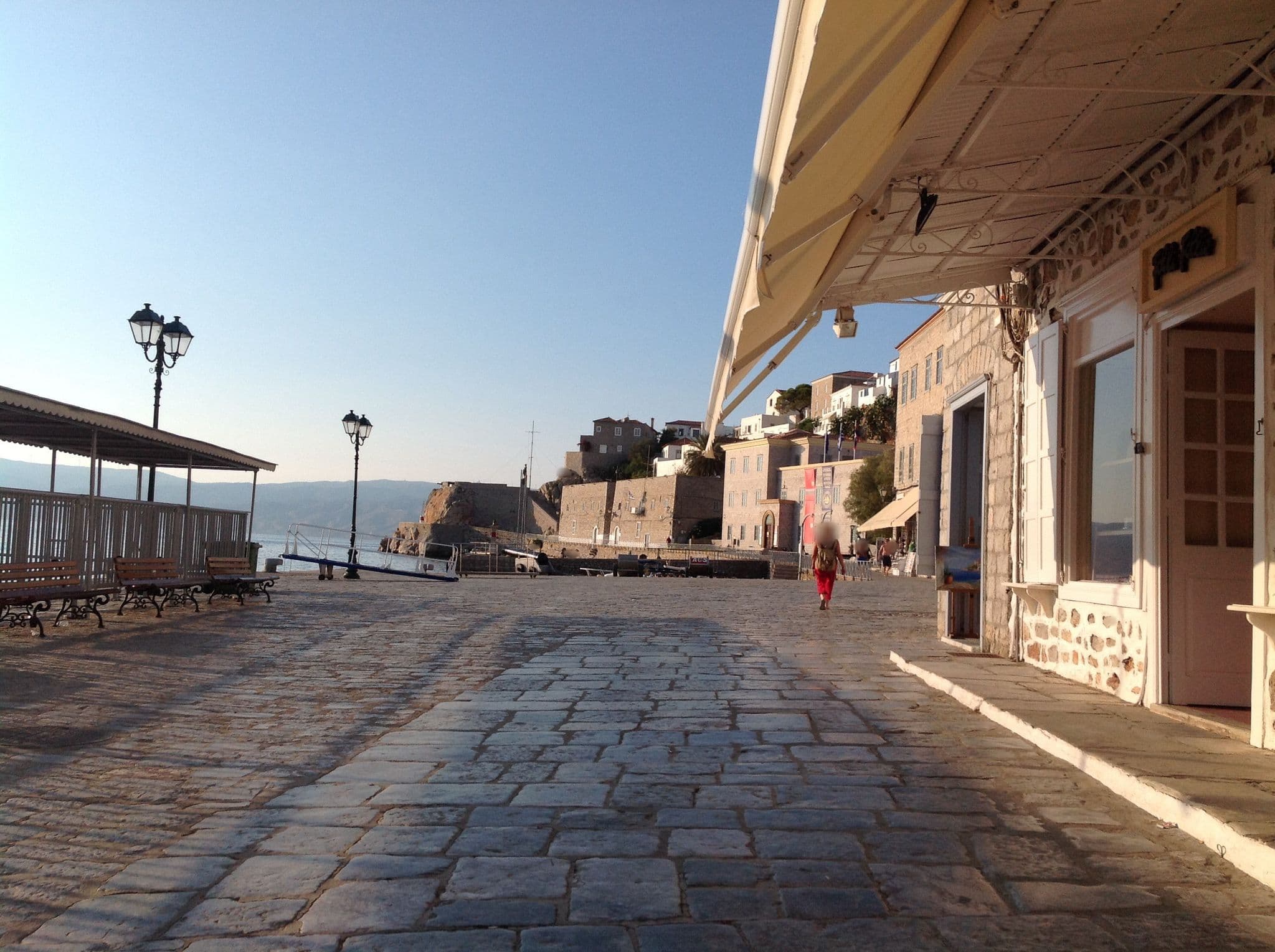 Street view near Delfini, Ýdra — © omarsansi (CC BY-SA · Mapillary)