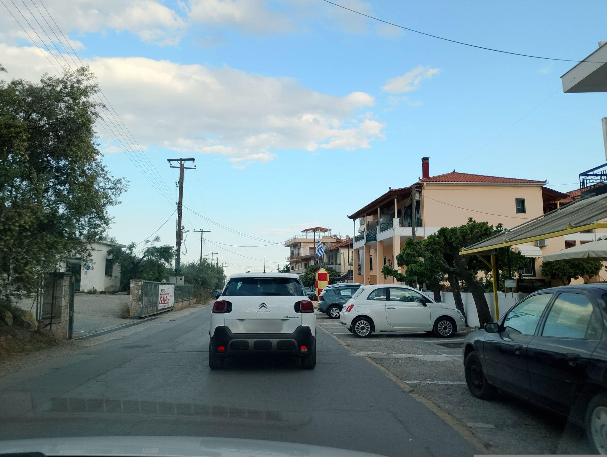 Street view near Costa-Rini, Leonídio — © George_210 (CC BY-SA · Mapillary)