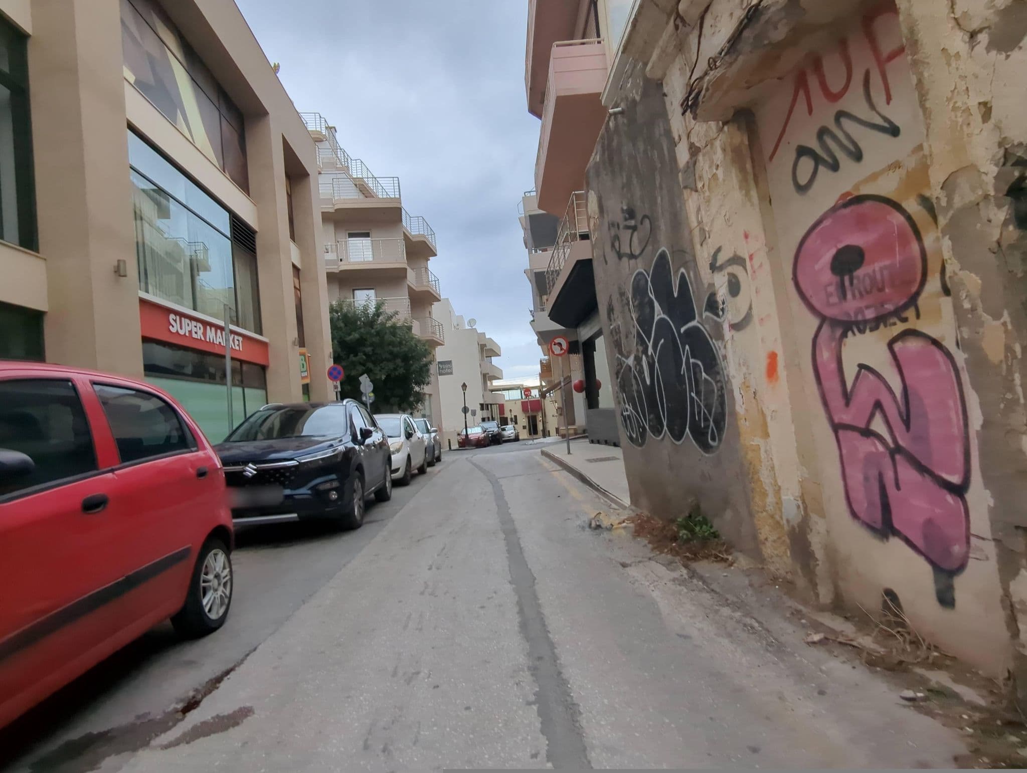 Street view near Ibis Styles, Irákleion — © miguel_andrade (CC BY-SA · Mapillary)