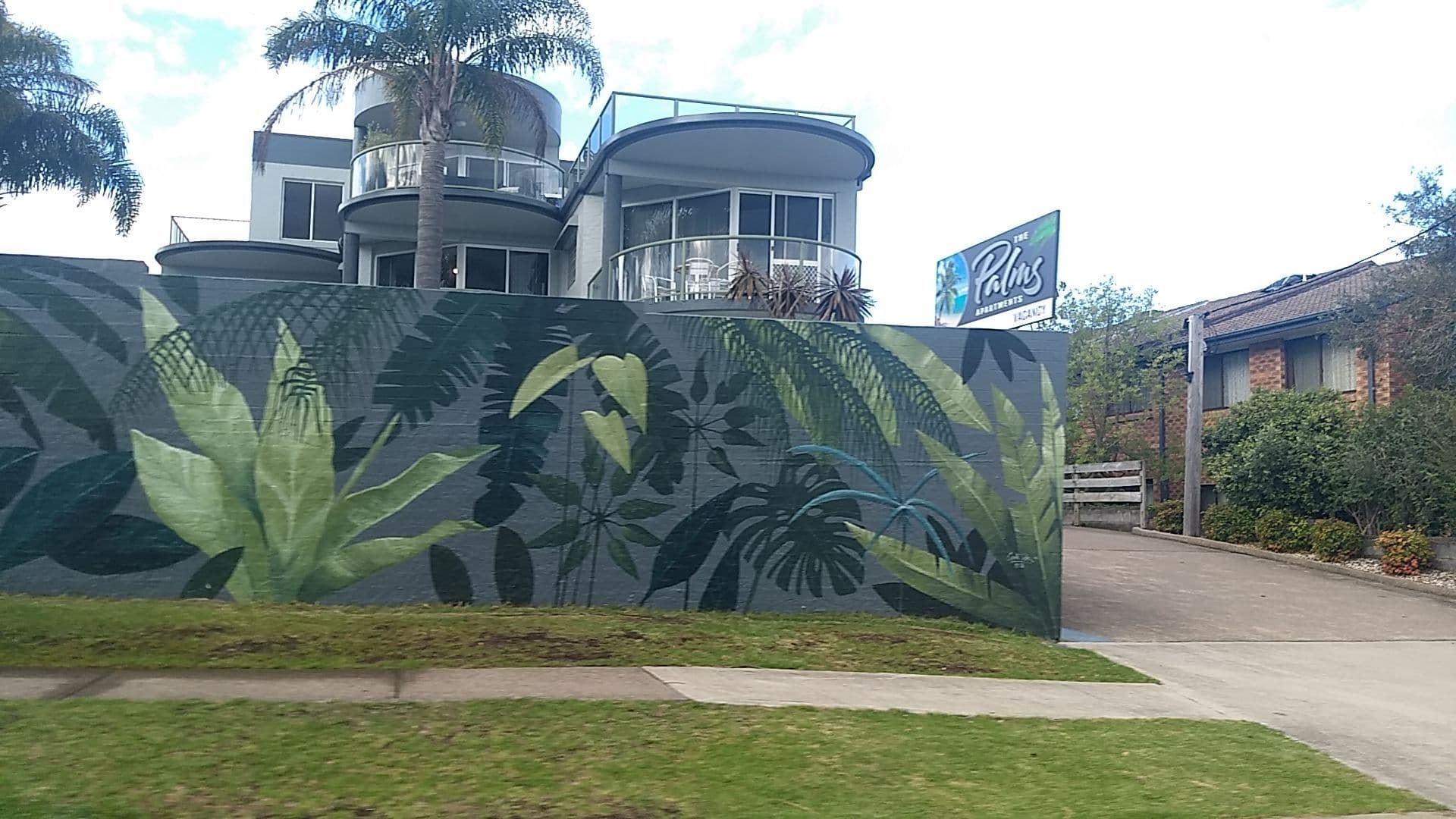 Street view near The Palms Apartments, Merimbula — © jakecopp (CC BY-SA · Mapillary)