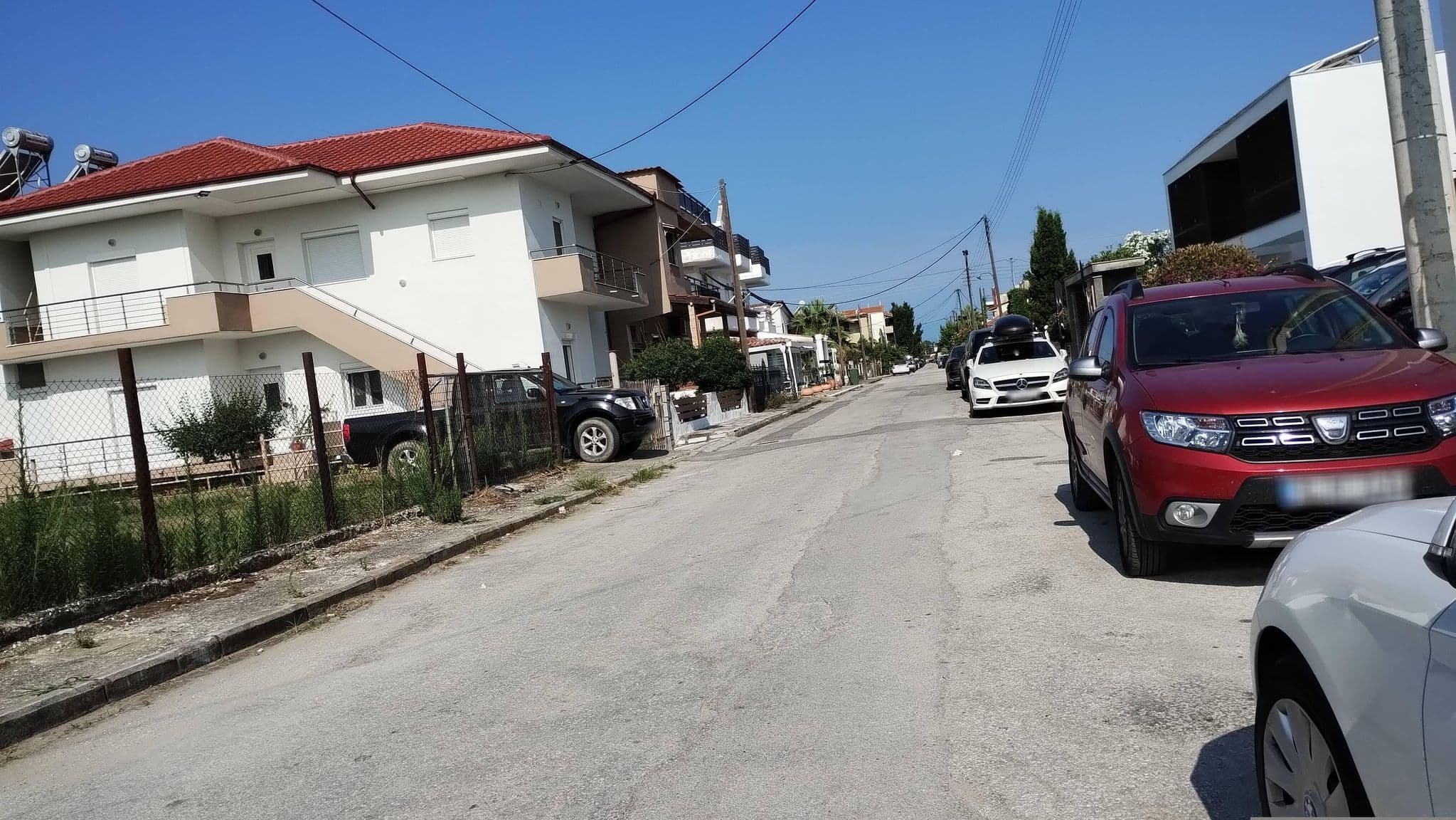 Street view near The Oak Hotel, Keramotí — © batvanyu (CC BY-SA · Mapillary)