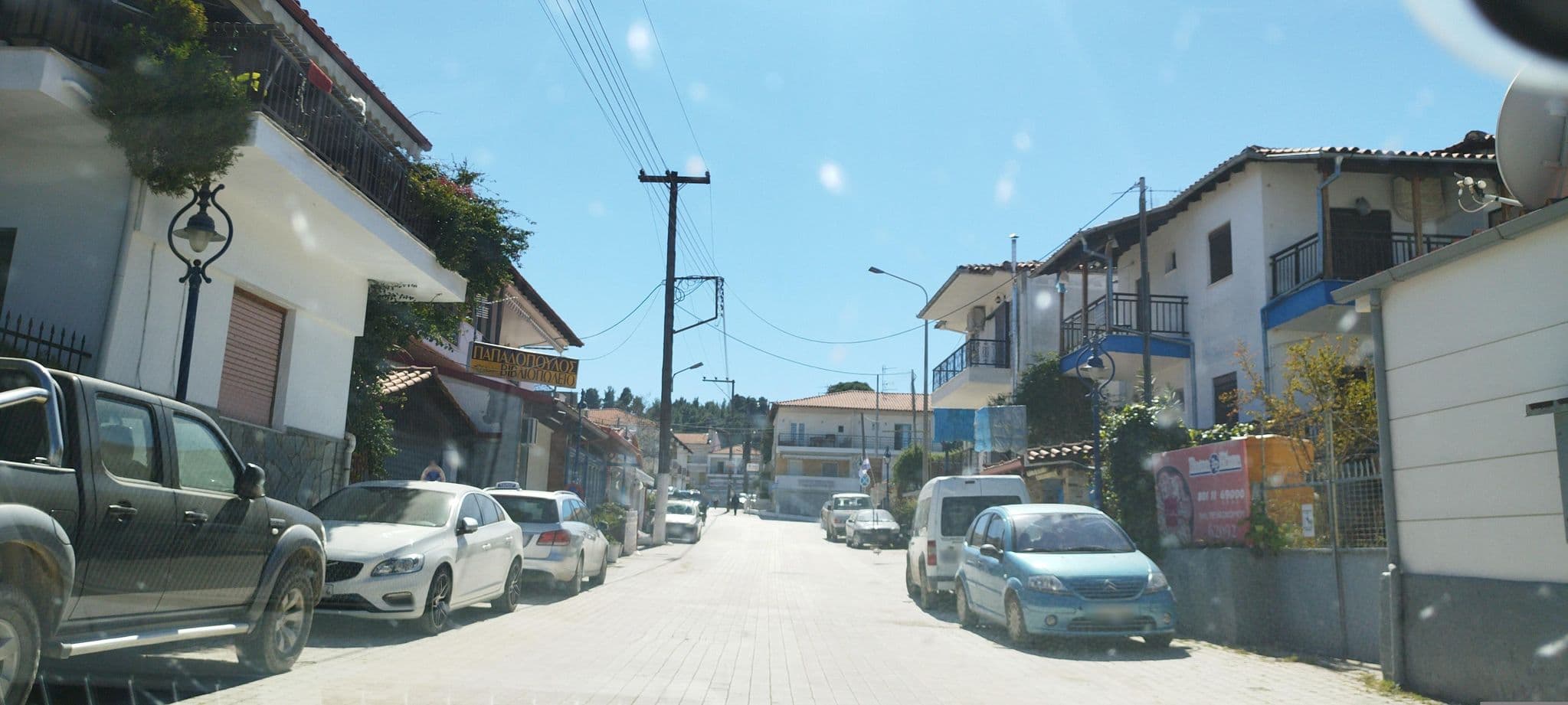 Street view near Αpartments Villa Castor, Pefkochóri — © neau (CC BY-SA · Mapillary)