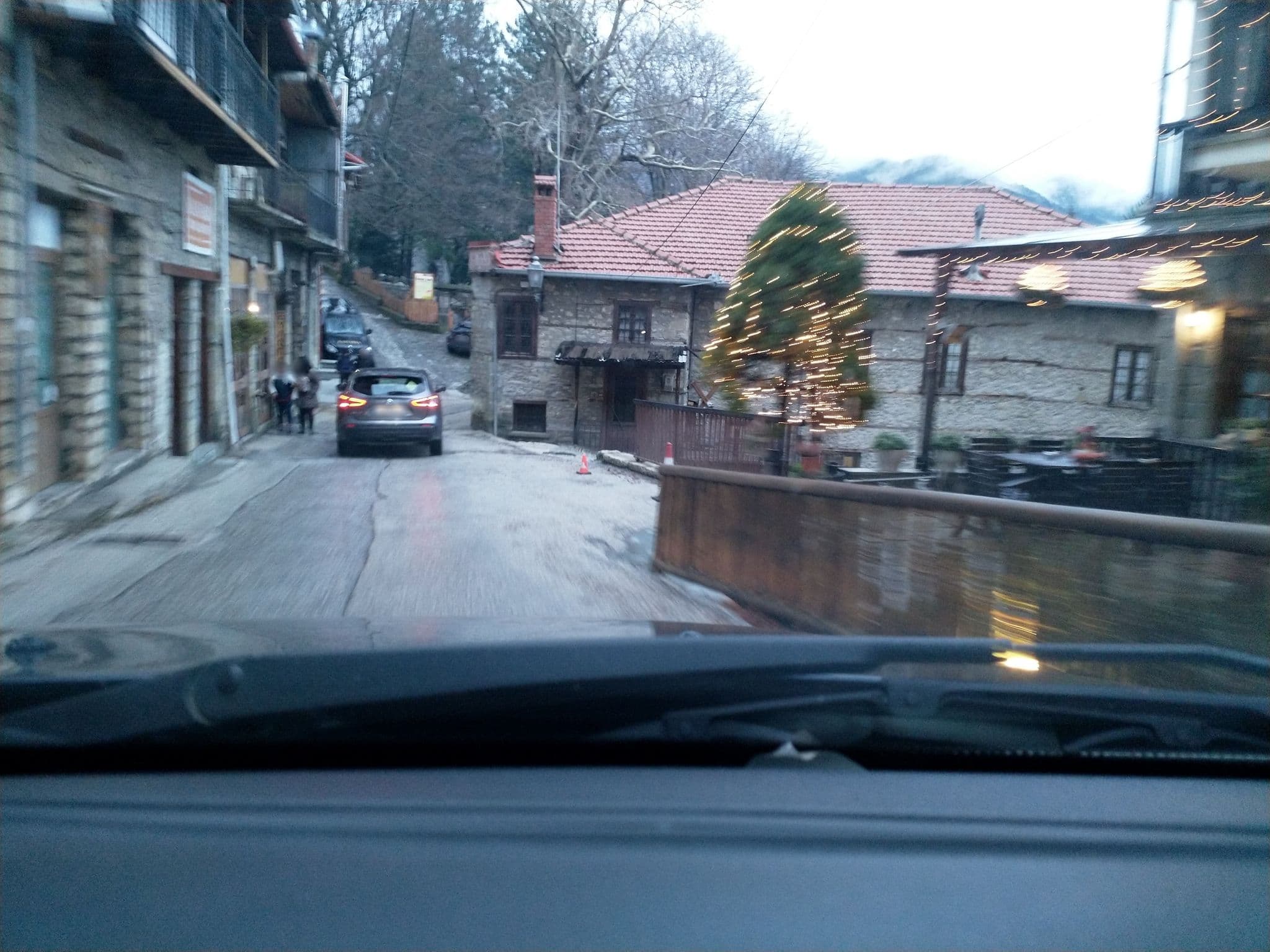 Street view near Kassaros Hotel, Metsovo — © grkpete (CC BY-SA · Mapillary)
