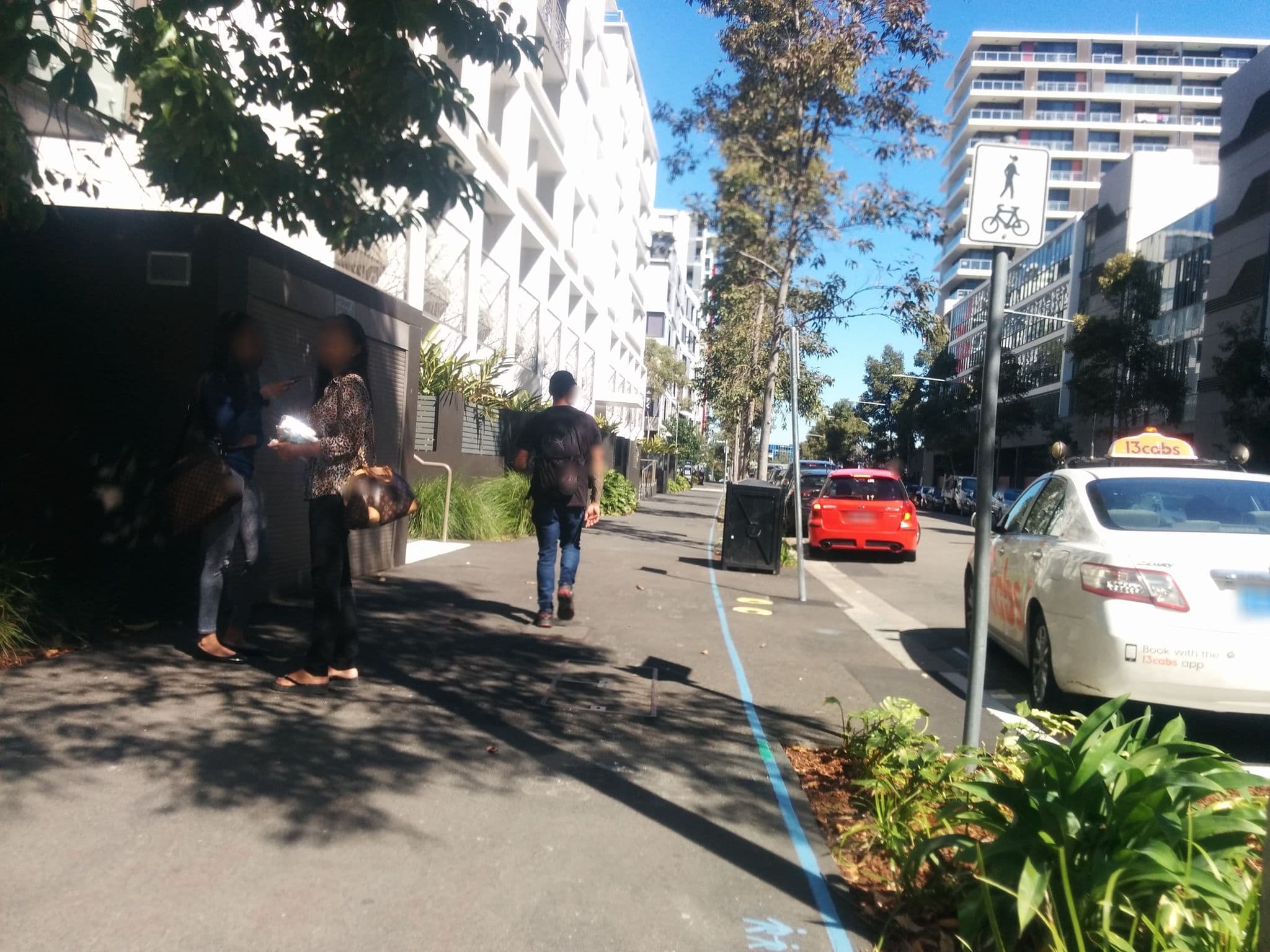 Street view near Meriton Serviced Apartments Zetland, Zetland — © jakecopp (CC BY-SA · Mapillary)