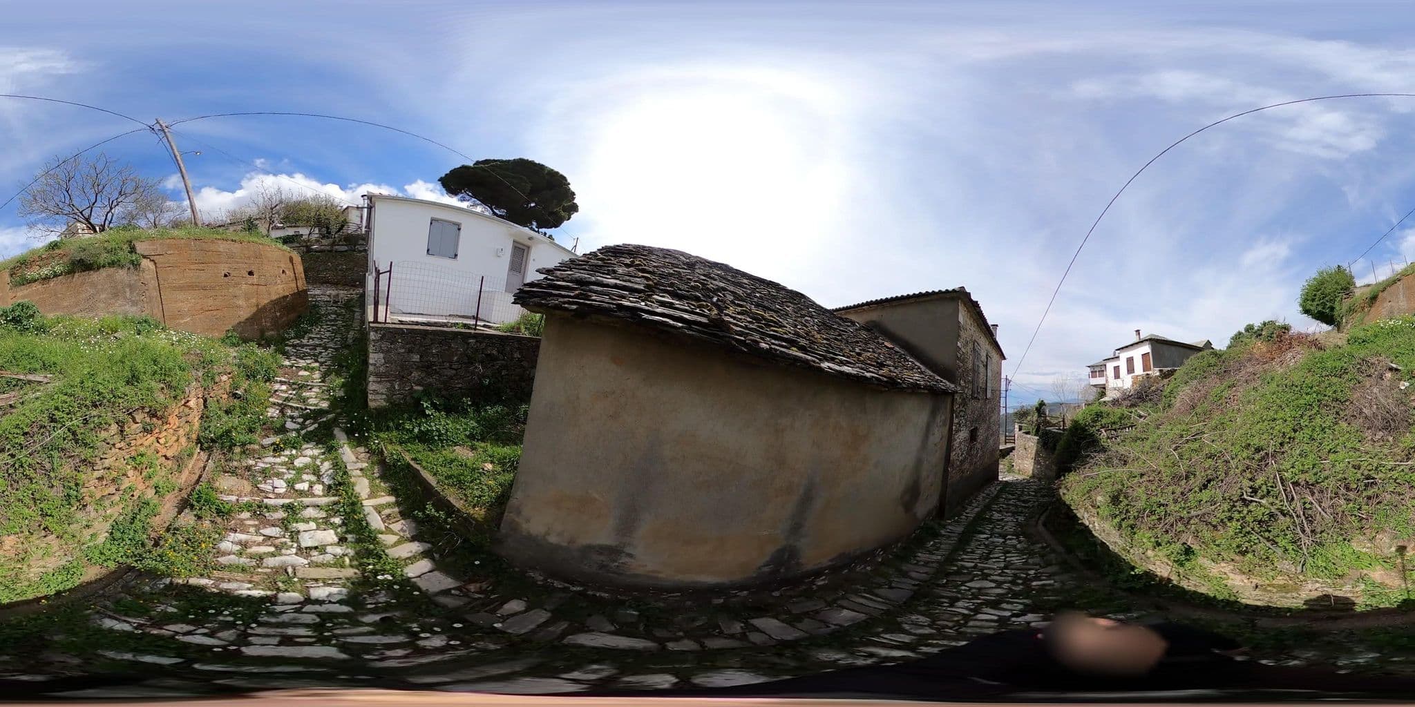 Street view near Sarafis Rooms, Áno Lekhónia — © RoikosSA (CC BY-SA · Mapillary)
