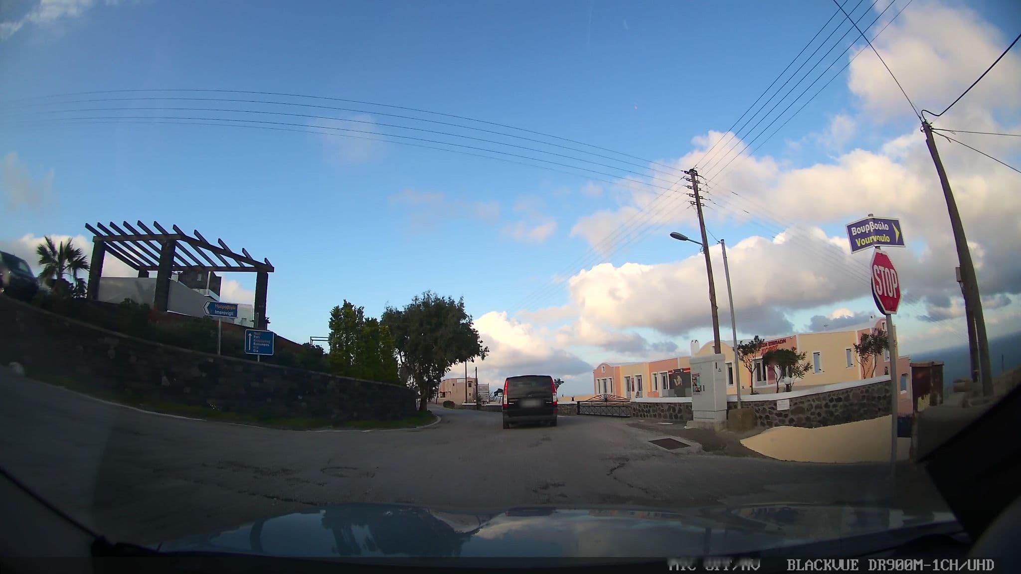 Street view near SaNtoNeta Villa Imerovigli, Firá — © jthnz (CC BY-SA · Mapillary)