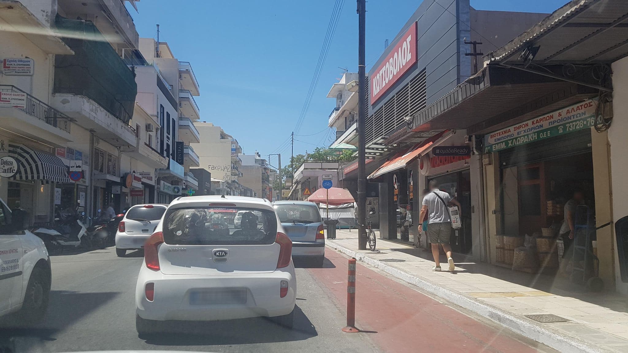 Street view near Arkadi hotel, Chaniá — © dsmm (CC BY-SA · Mapillary)