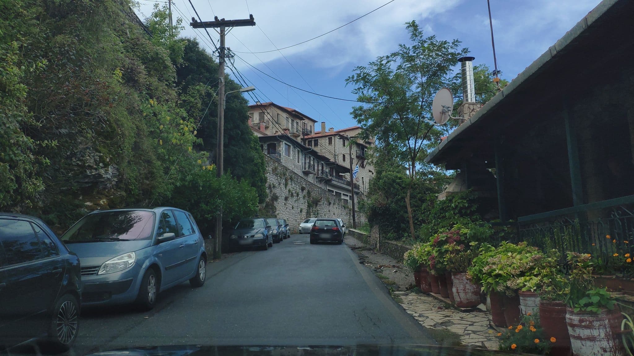 Street view near Guesthouse ΧΡΥΣΑ, Trópaia — © pppetros (CC BY-SA · Mapillary)