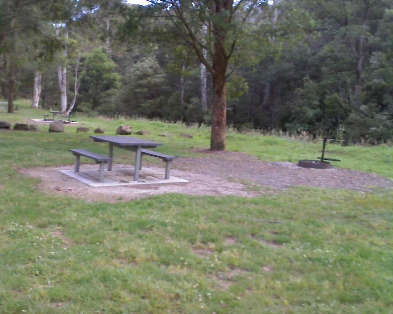 Street view near Lightning Creek Campground / Rest / Picnic Area (South), Falls Creek — © bob3bob3 (CC BY-SA · Mapillary)