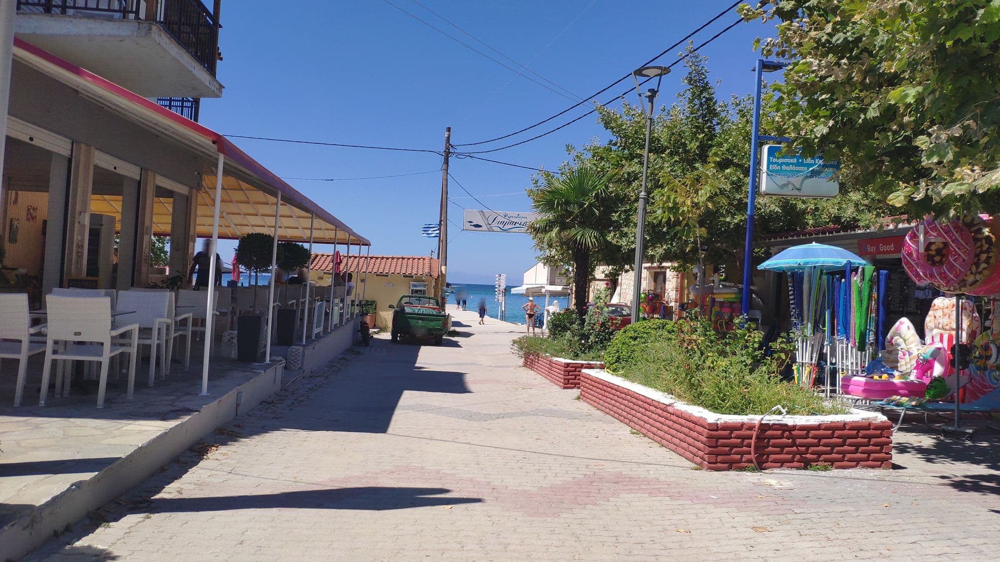 Street view near Zoe Seafront Aprt, Kassándreia — © eifeljupp (CC BY-SA · Mapillary)
