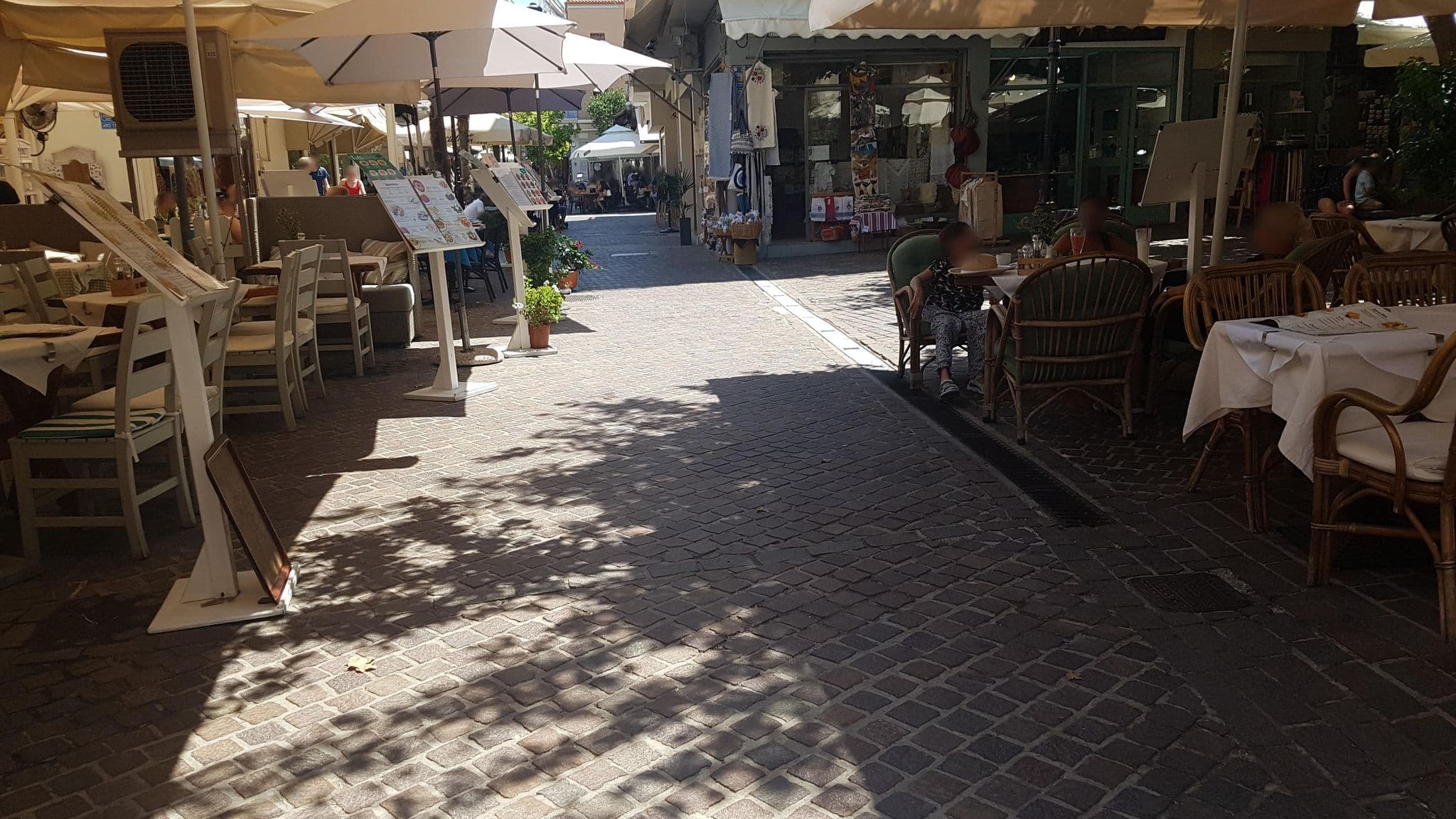 Street view near Eλia Dorotheou, Chaniá — © dsmm (CC BY-SA · Mapillary)