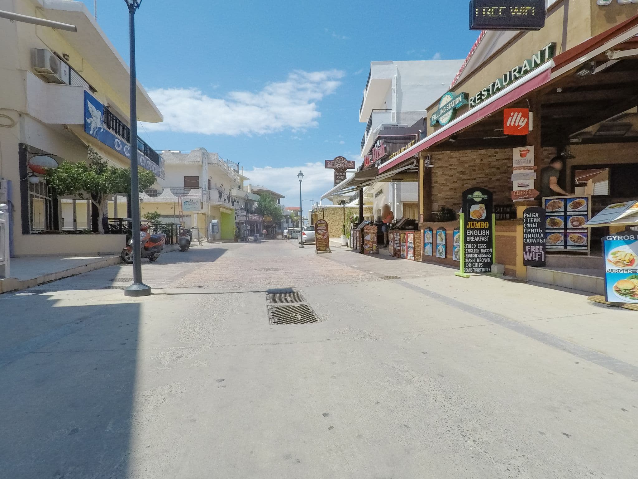 Street view near Arkadi Hotel, Mália — © esario (CC BY-SA · Mapillary)